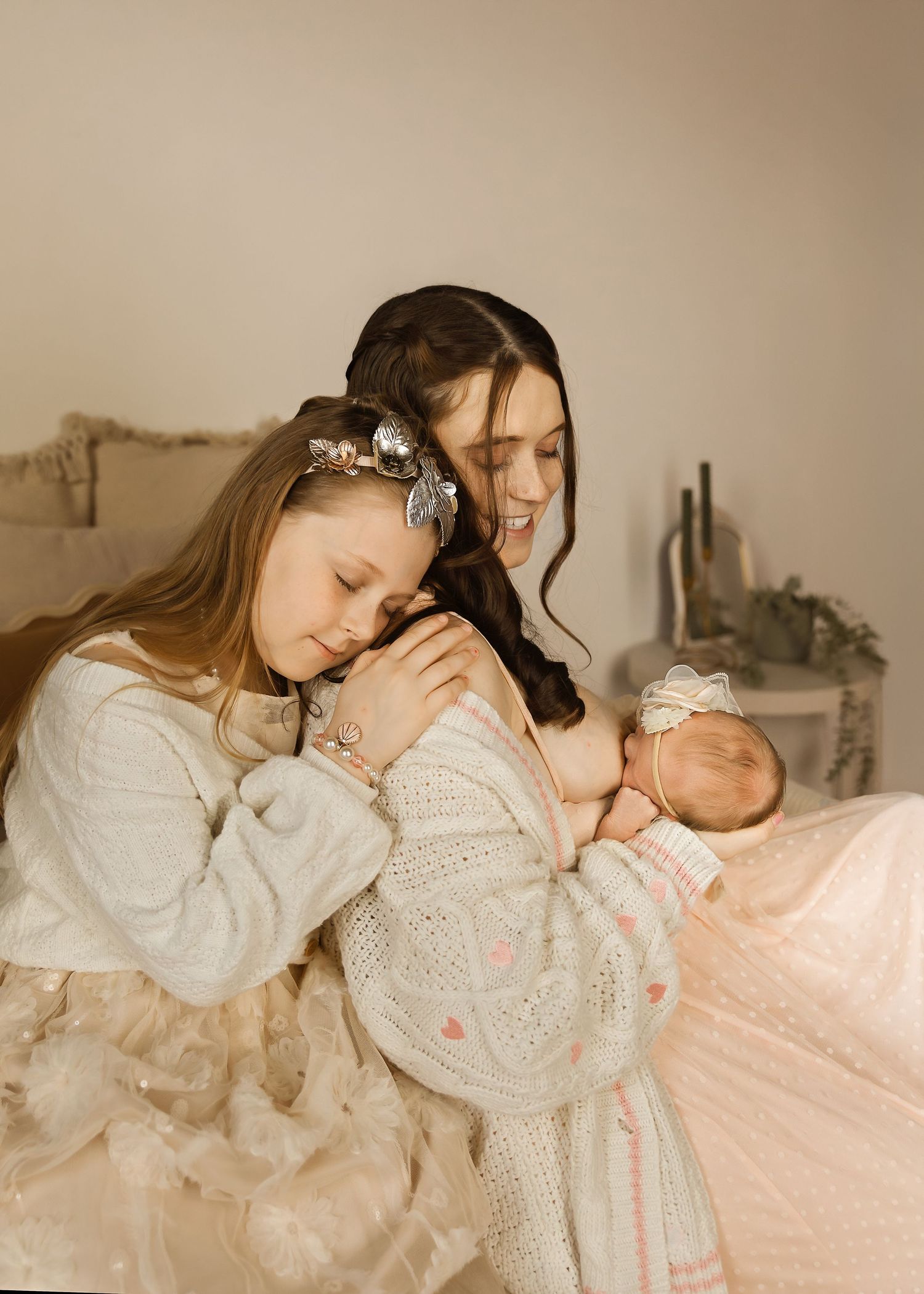 Lifestyle Newborn photoshoot in Central Illinois