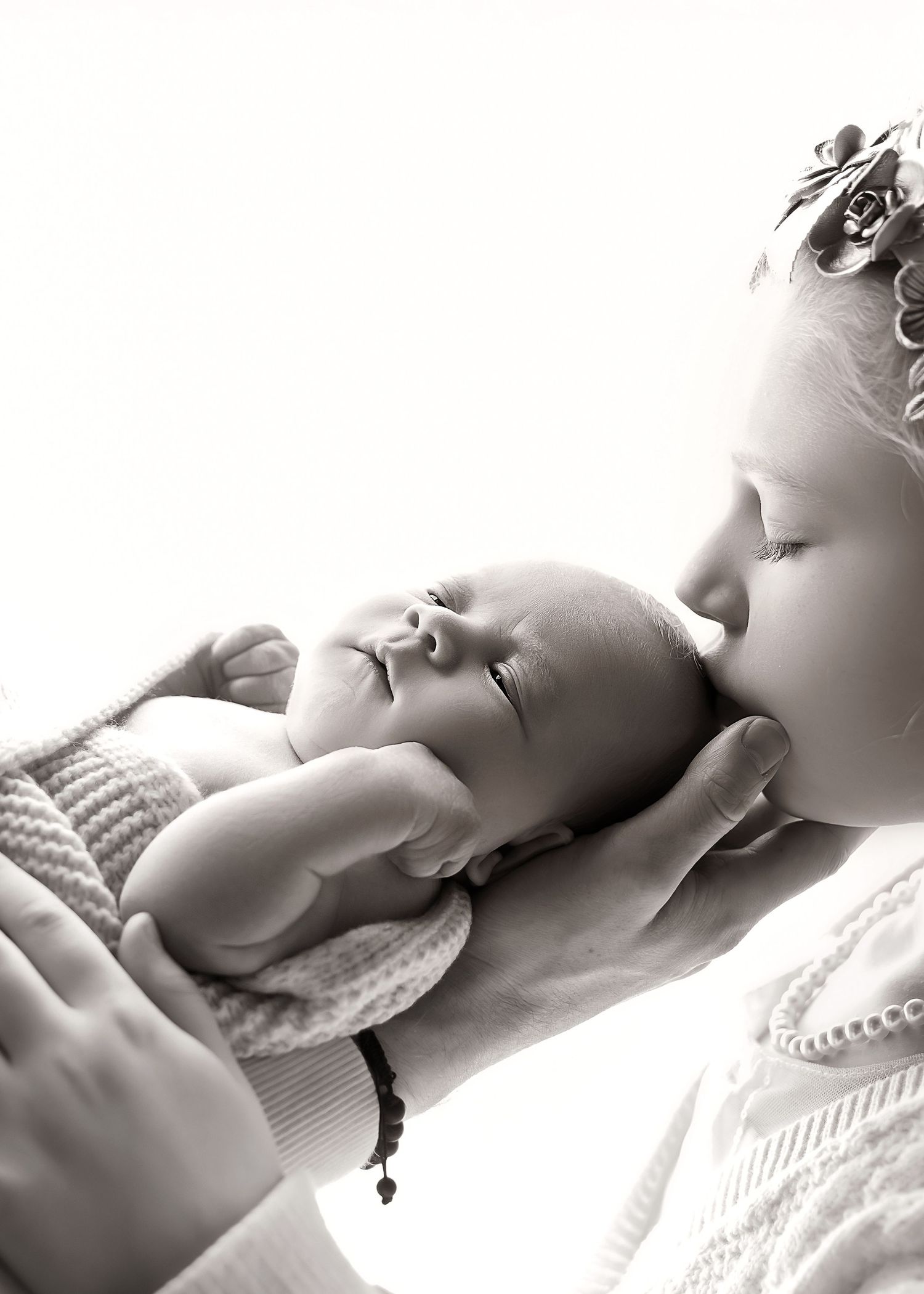 Lifestyle Newborn photoshoot in Central Illinois