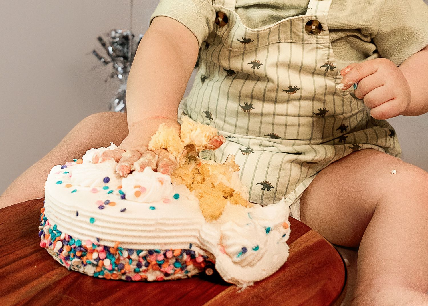 Cake Smash Session in-studio in Peoria, IL