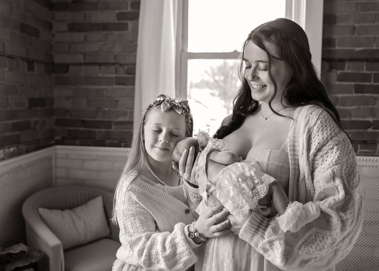 Lifestyle Newborn photoshoot in Central Illinois