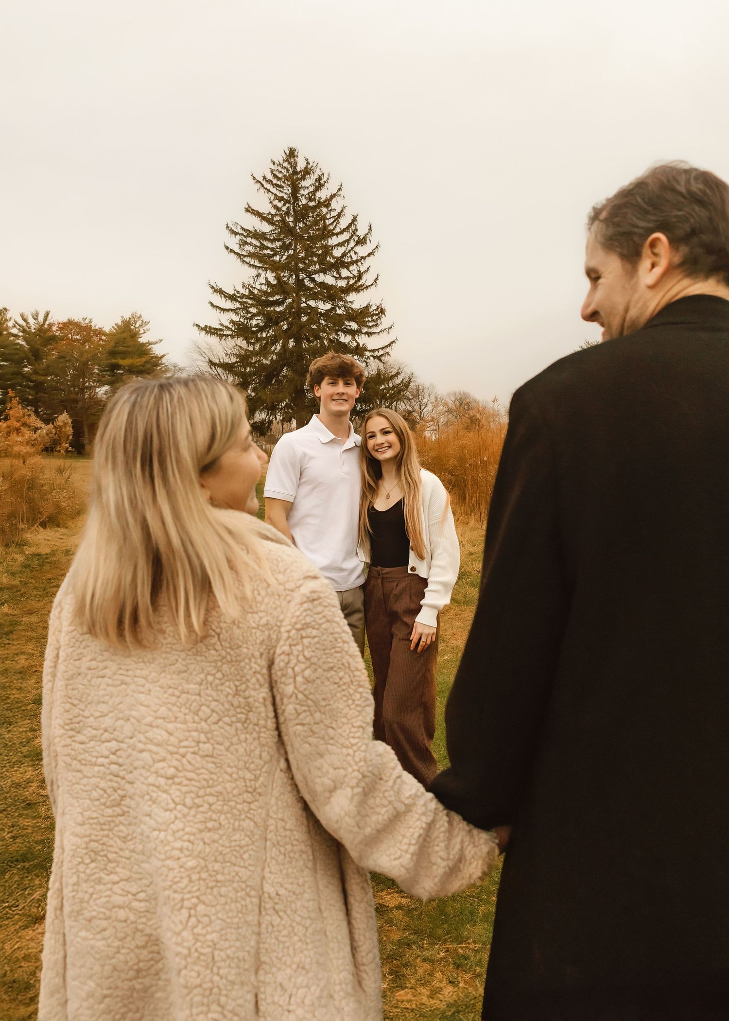 Family portrait session in Peoria, IL at Donovan Park