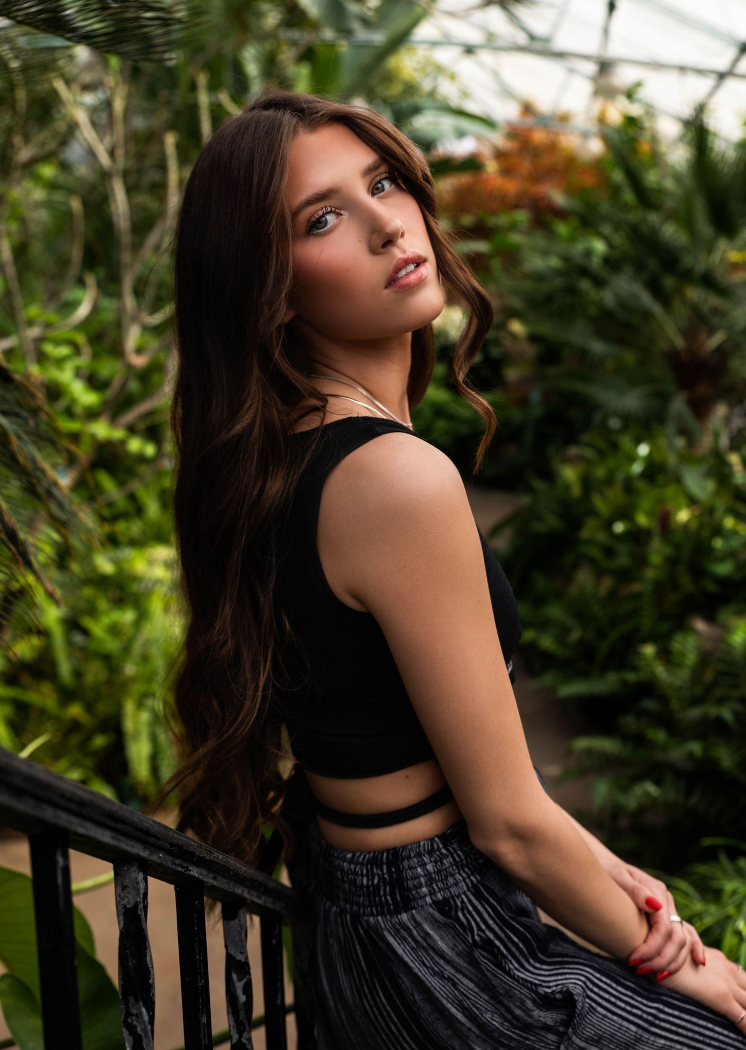 Portrait photoshoot at Luthy Botanical Gardens