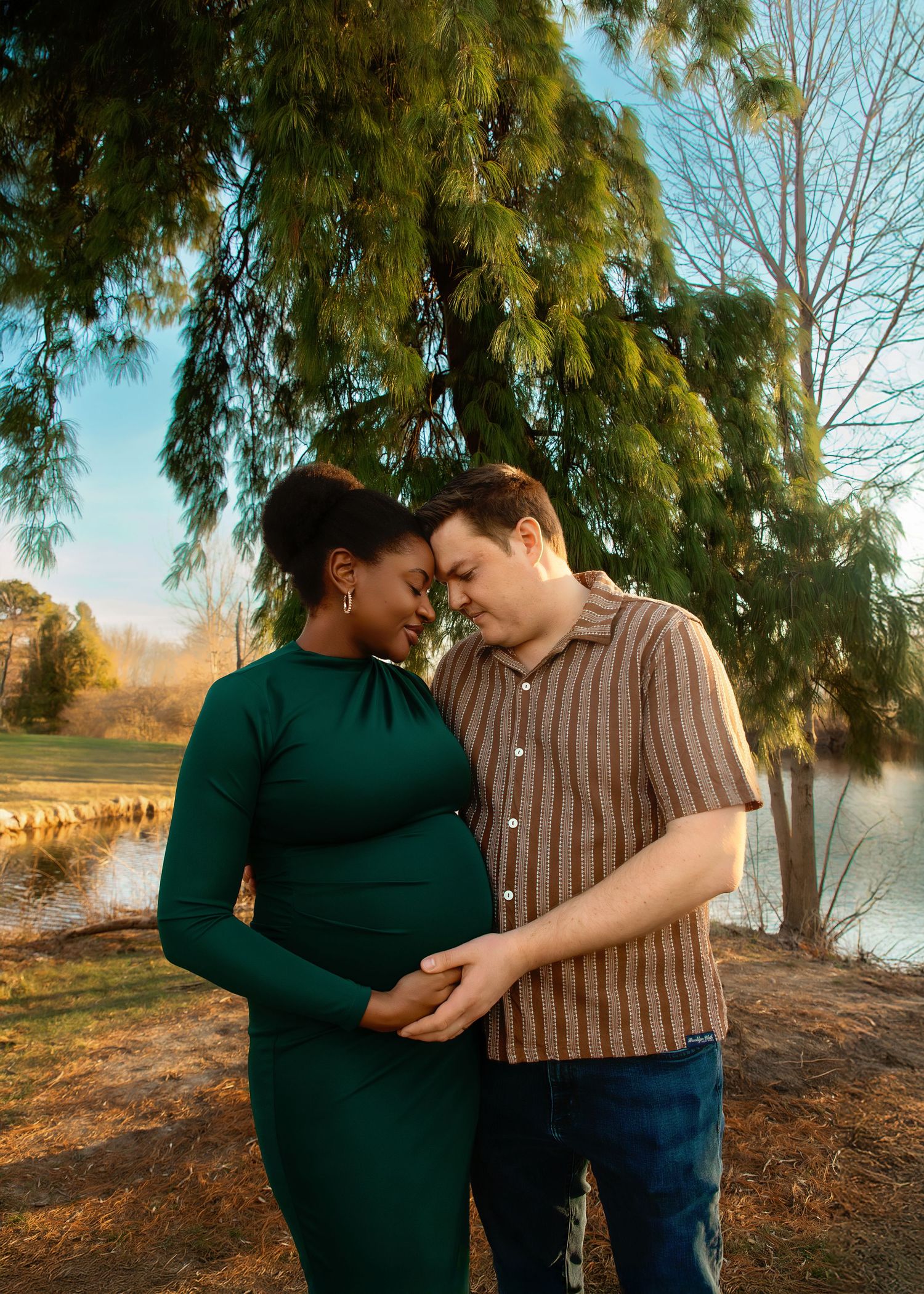 Sunset maternity session at Donovan Park in Peoria, IL
