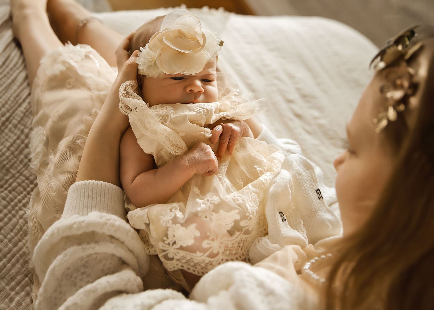 Lifestyle Newborn photoshoot in Central Illinois