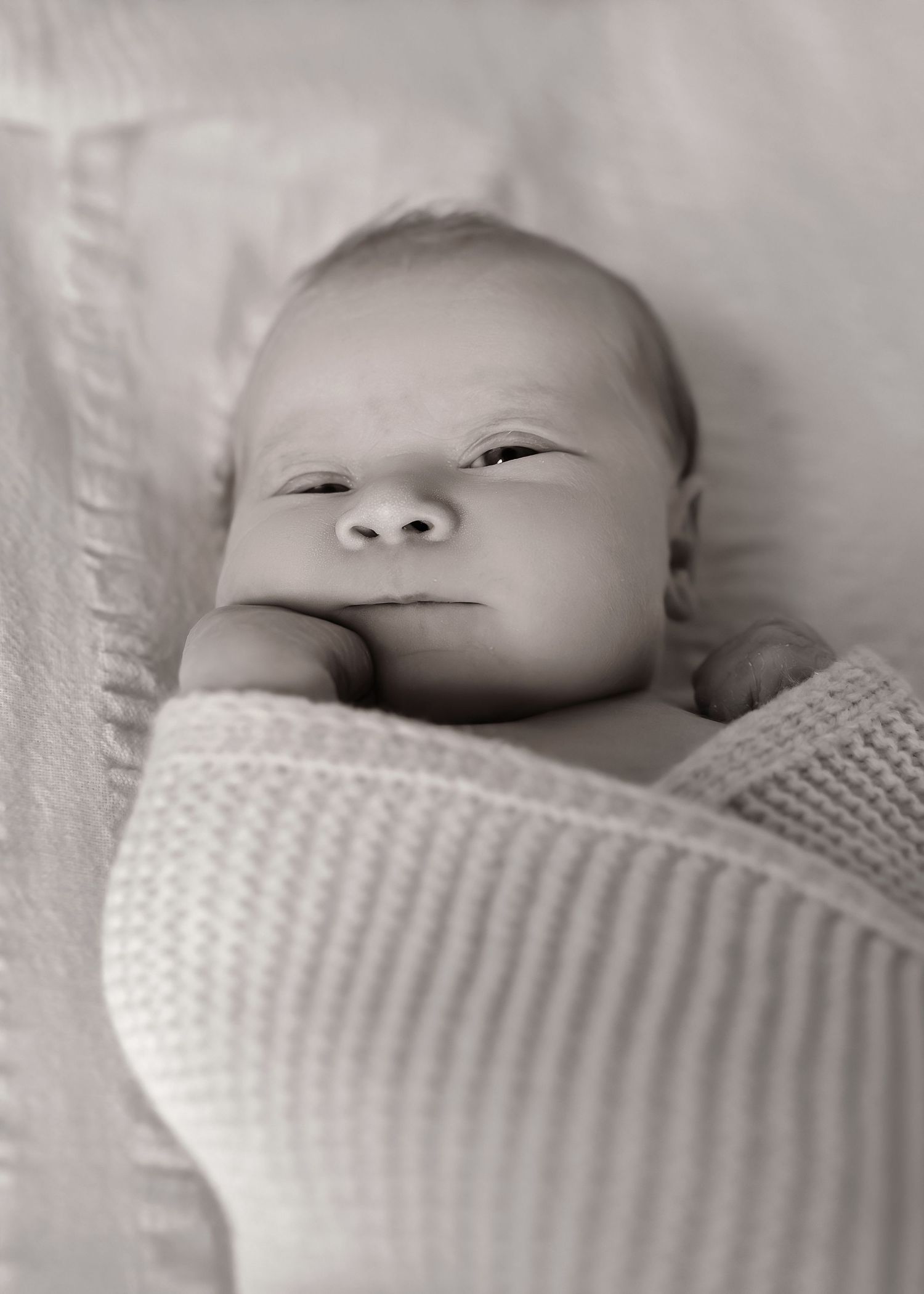 Lifestyle Newborn photoshoot in Central Illinois