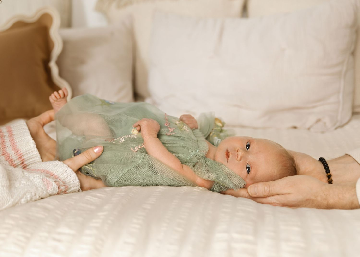 Lifestyle Newborn photoshoot in Central Illinois