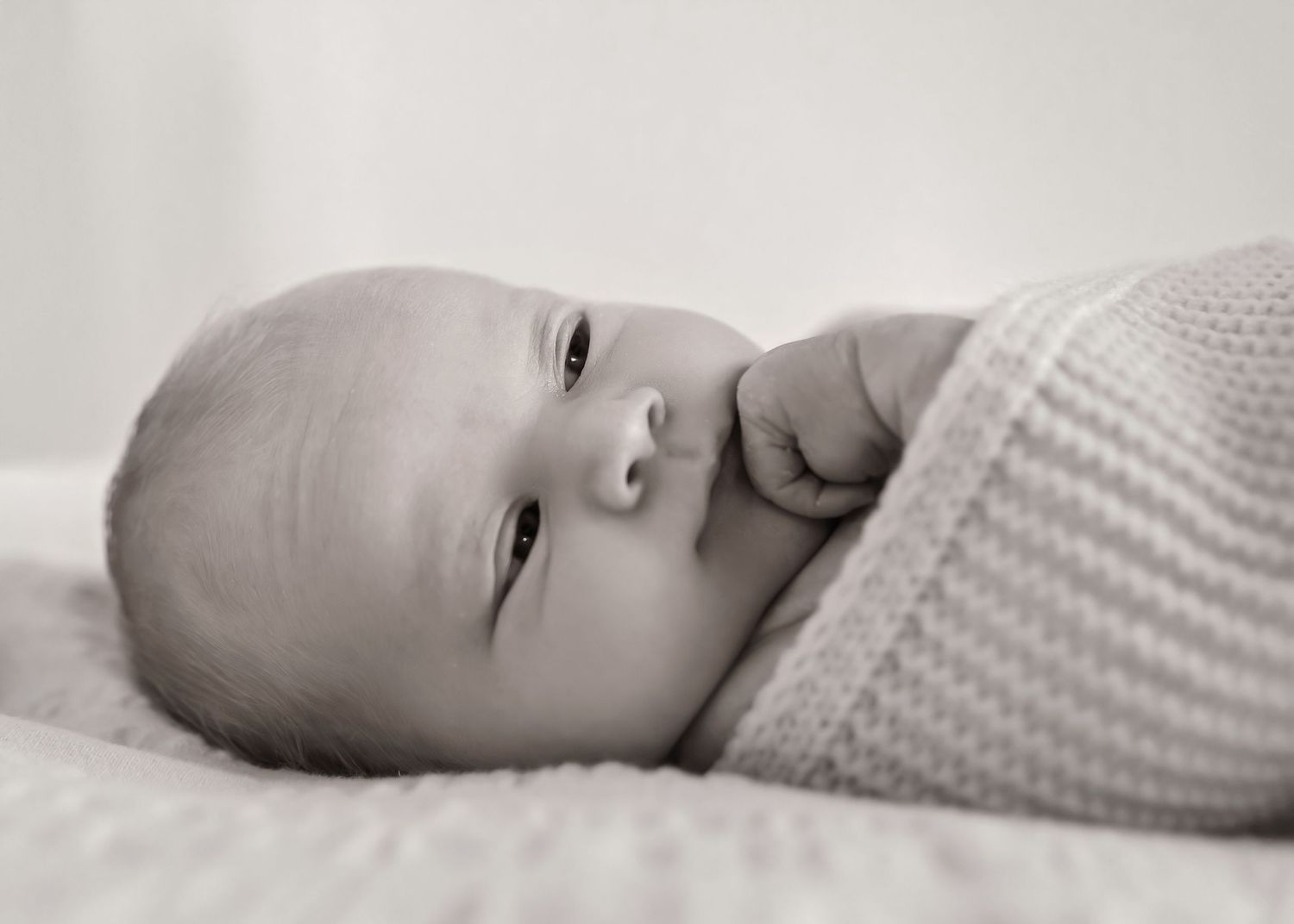 Lifestyle Newborn photoshoot in Central Illinois