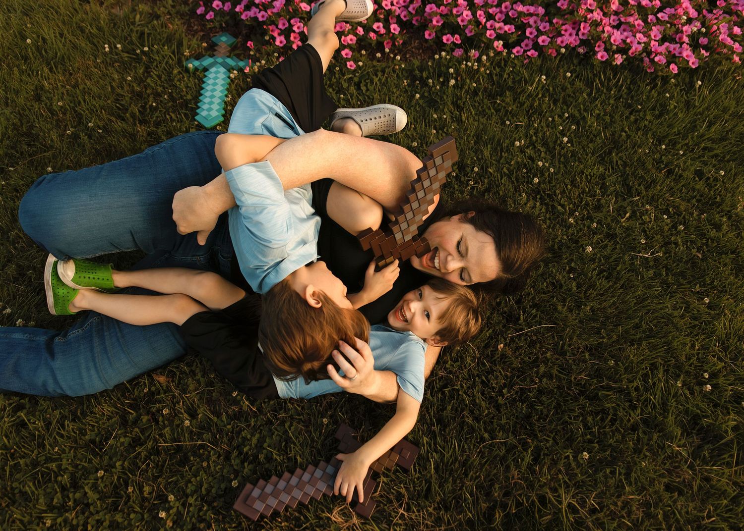 Lifestyle Family Session at ICC Gardens in East Peoria, IL