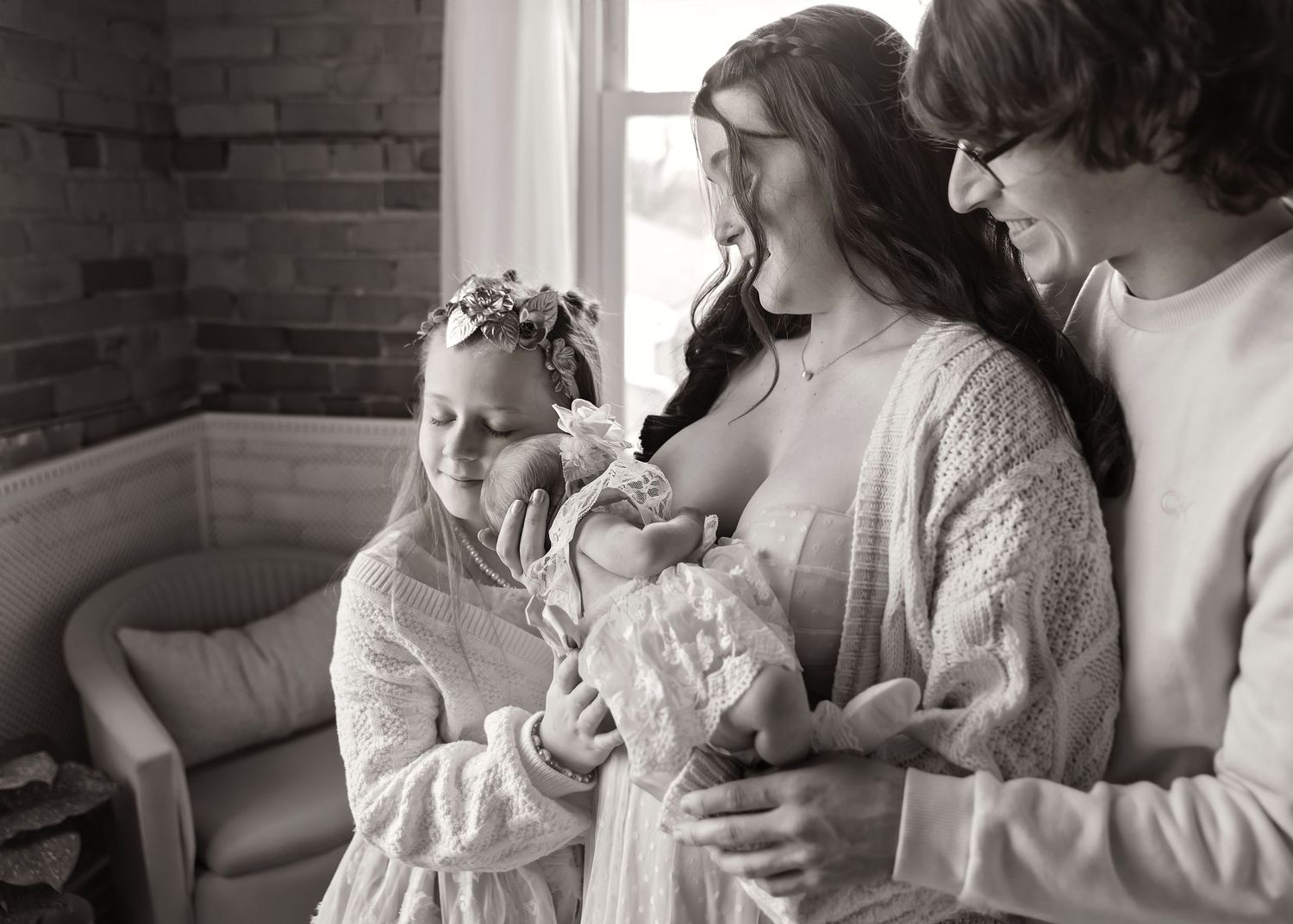 Lifestyle Newborn photoshoot in Central Illinois