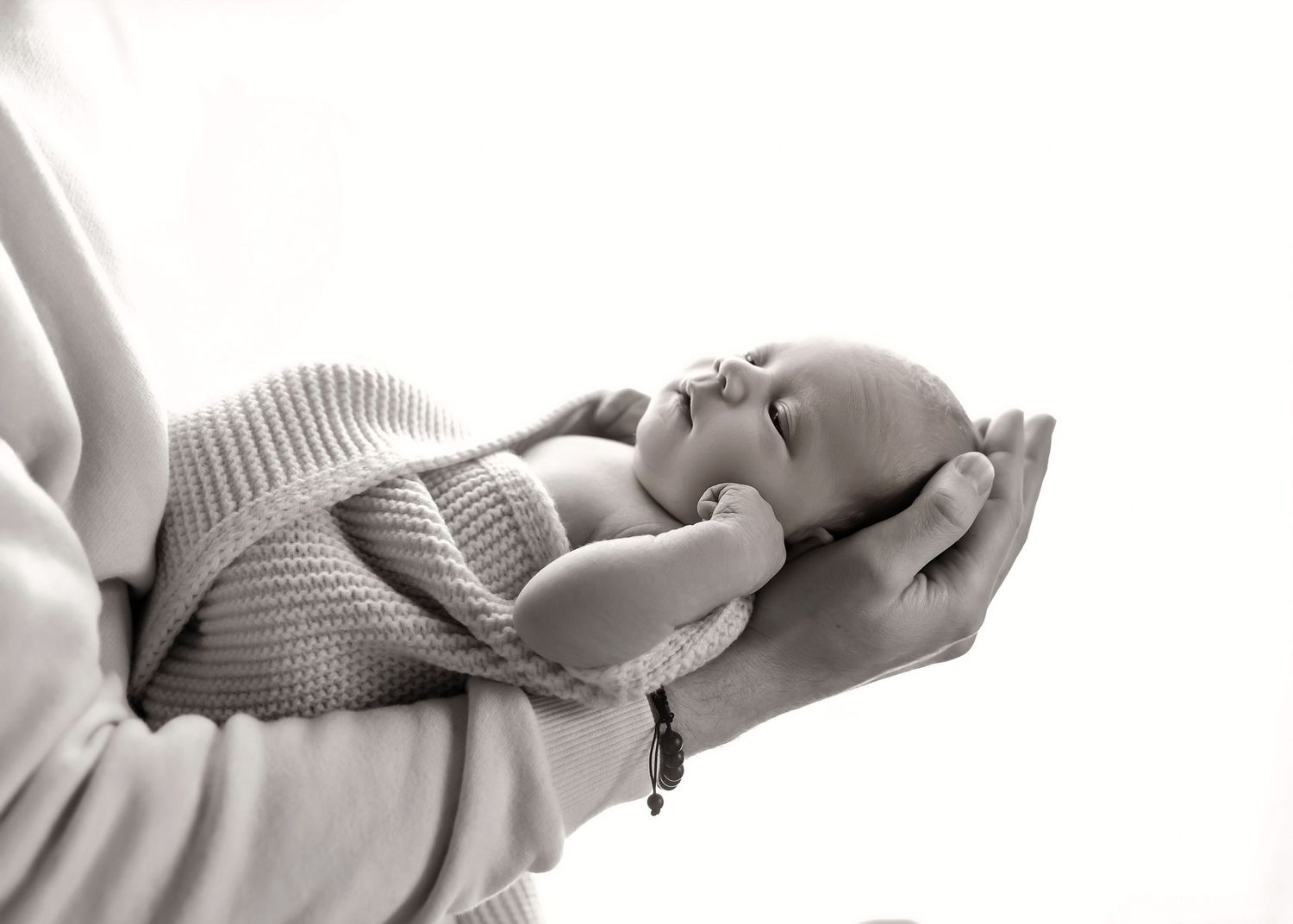 Lifestyle Newborn photoshoot in Central Illinois