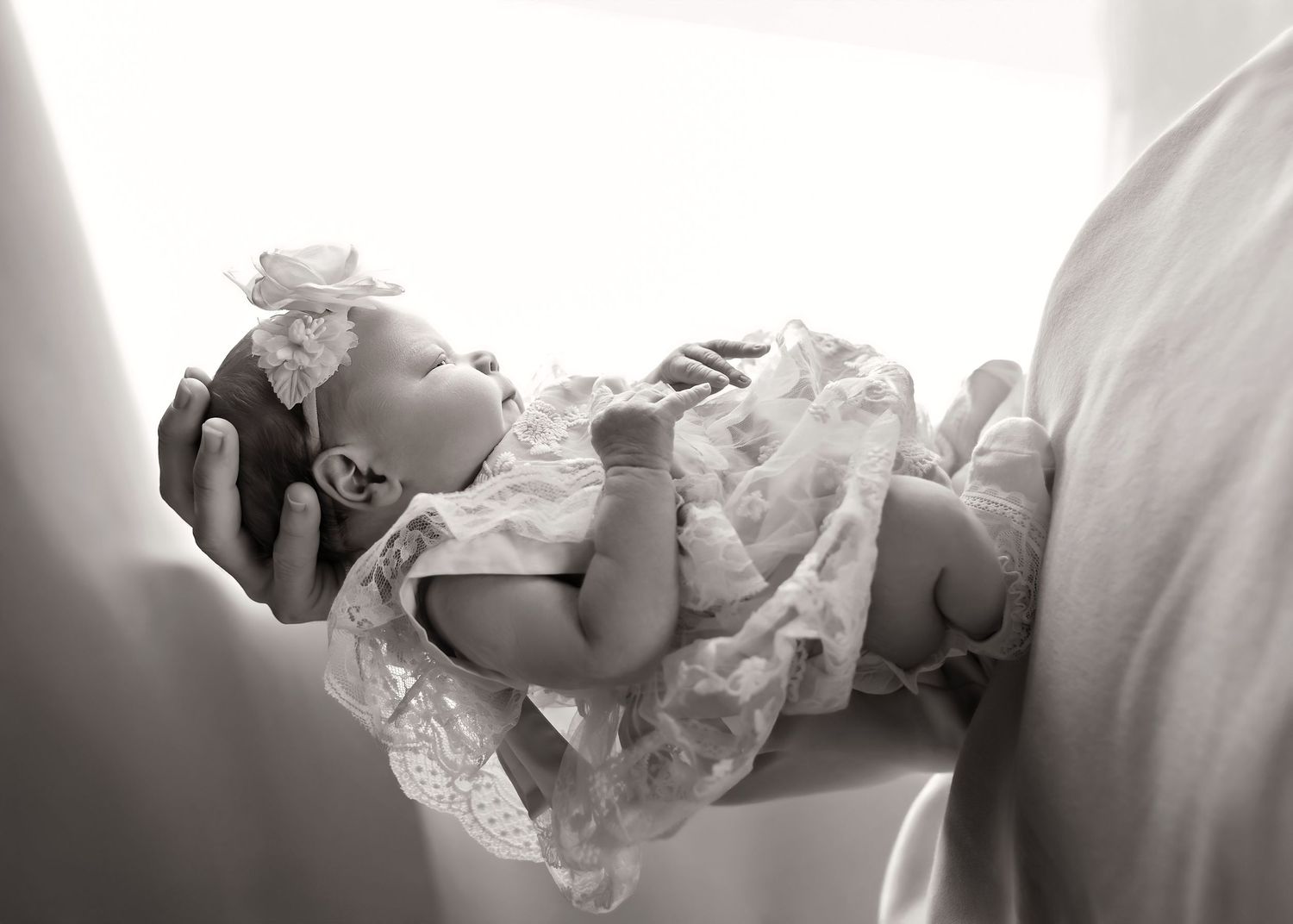 Lifestyle Newborn photoshoot in Central Illinois