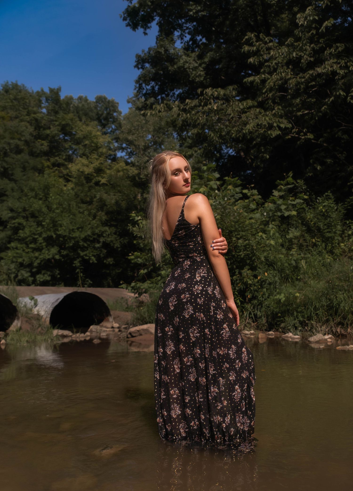Creek Portrait Photoshoot in Kickapoo, IL