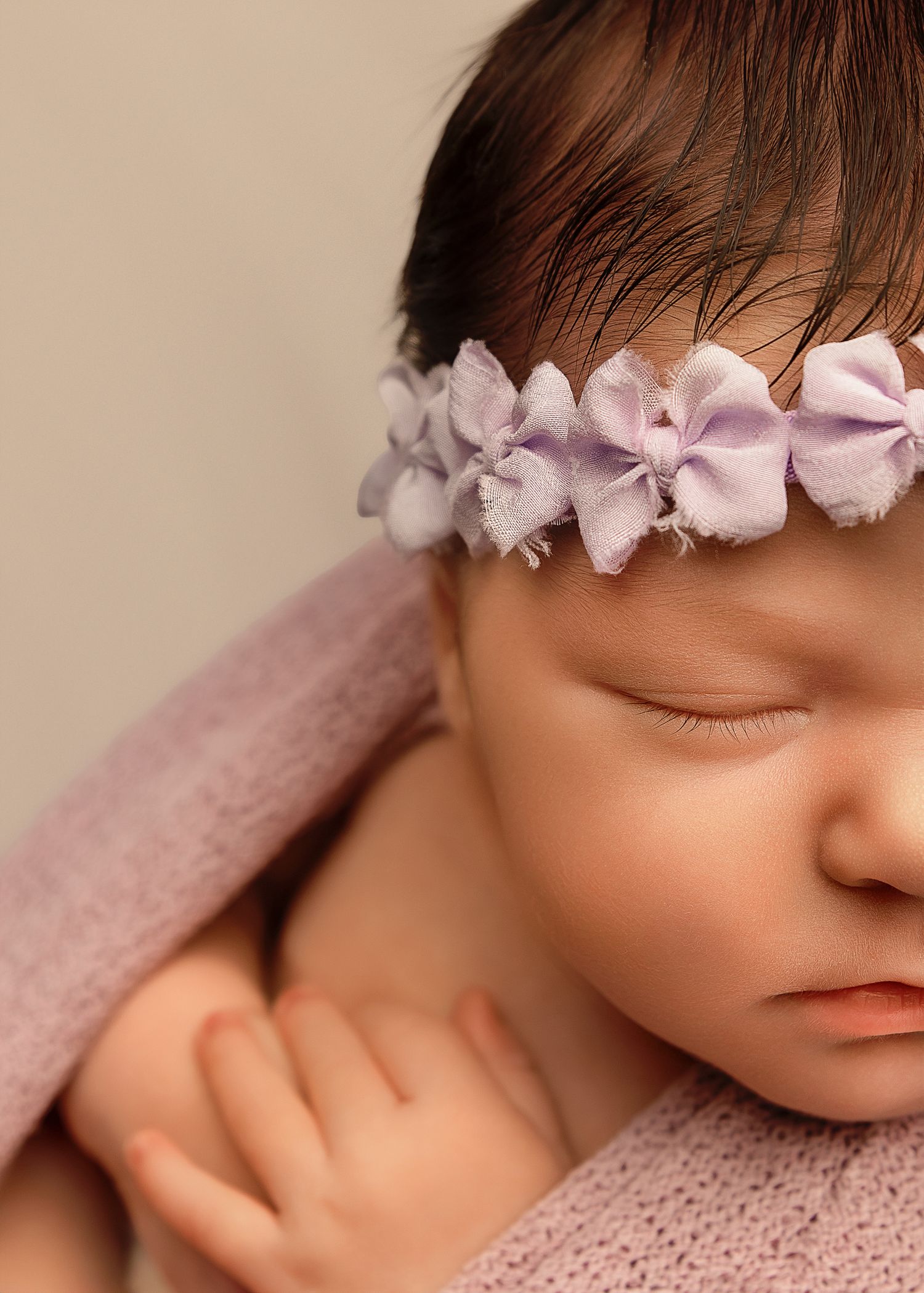 Posed newborn session in studio in Peoria, IL