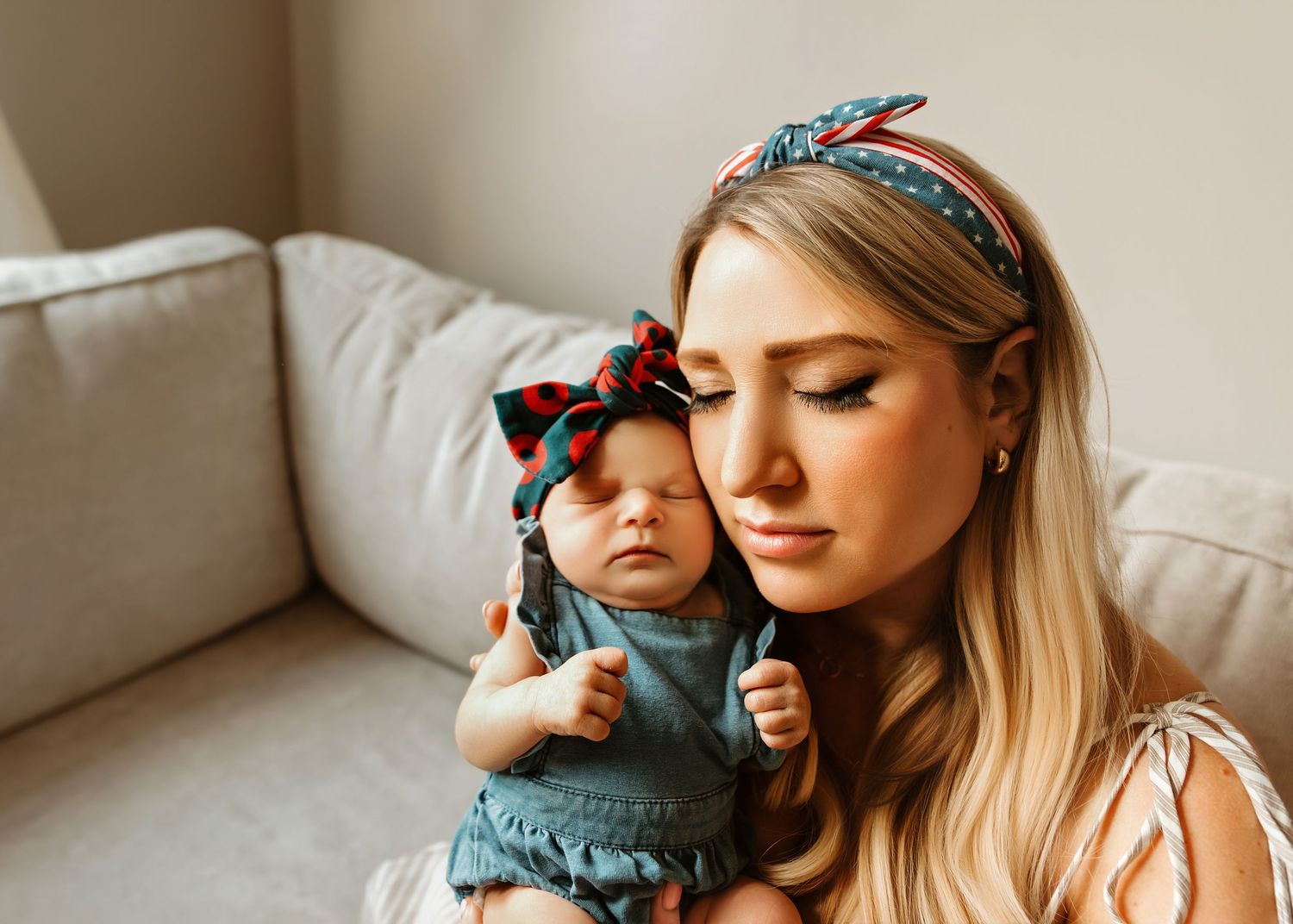 In-home lifestyle newborn session in Chicago IL