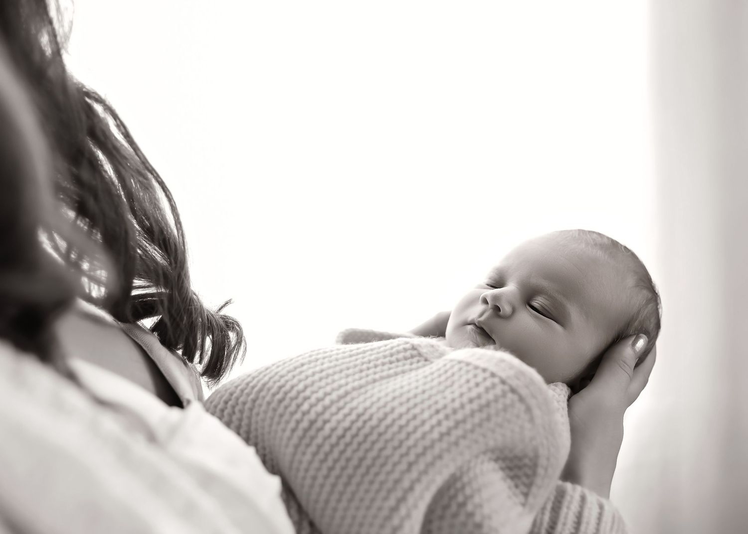 Lifestyle Newborn photoshoot in Central Illinois