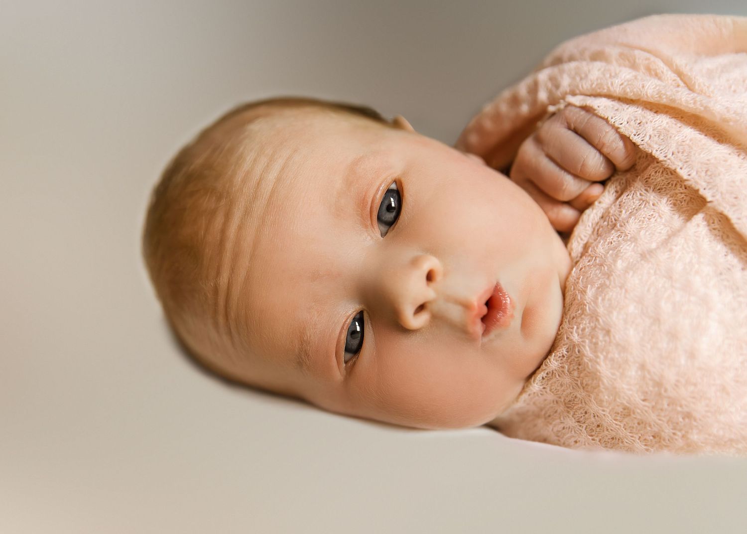 Lifestyle Newborn photoshoot in Central Illinois