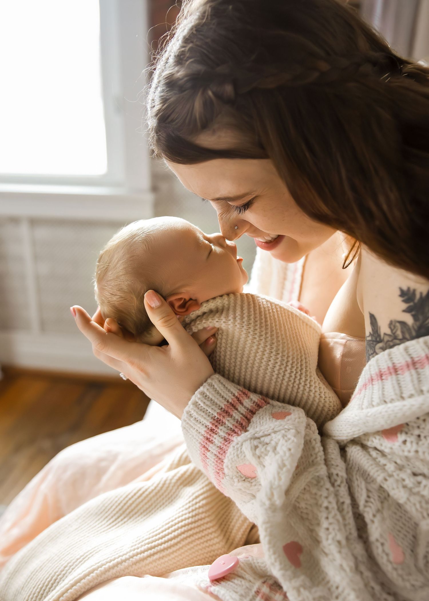 Lifestyle Newborn photoshoot in Central Illinois
