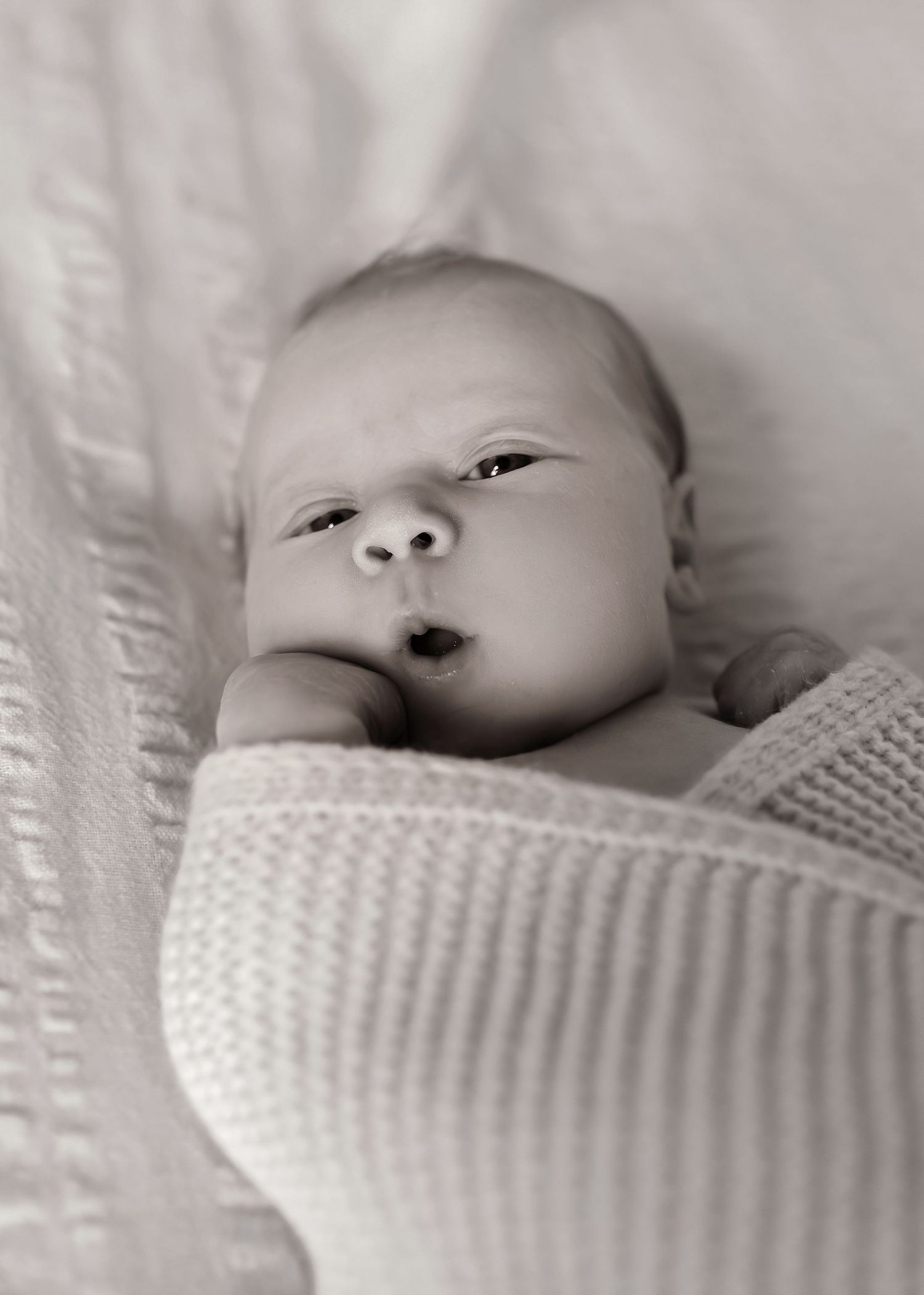 Lifestyle Newborn photoshoot in Central Illinois