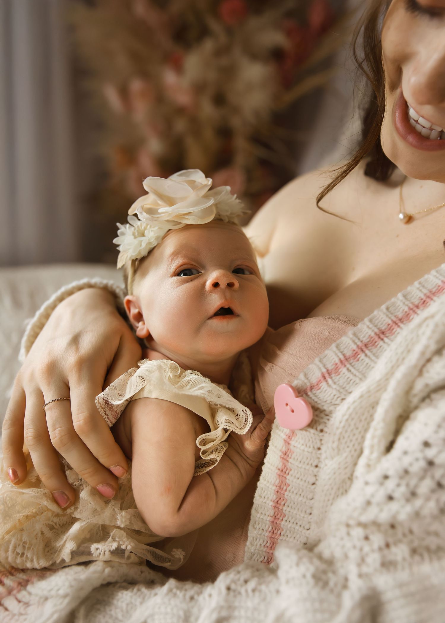 Lifestyle Newborn photoshoot in Central Illinois