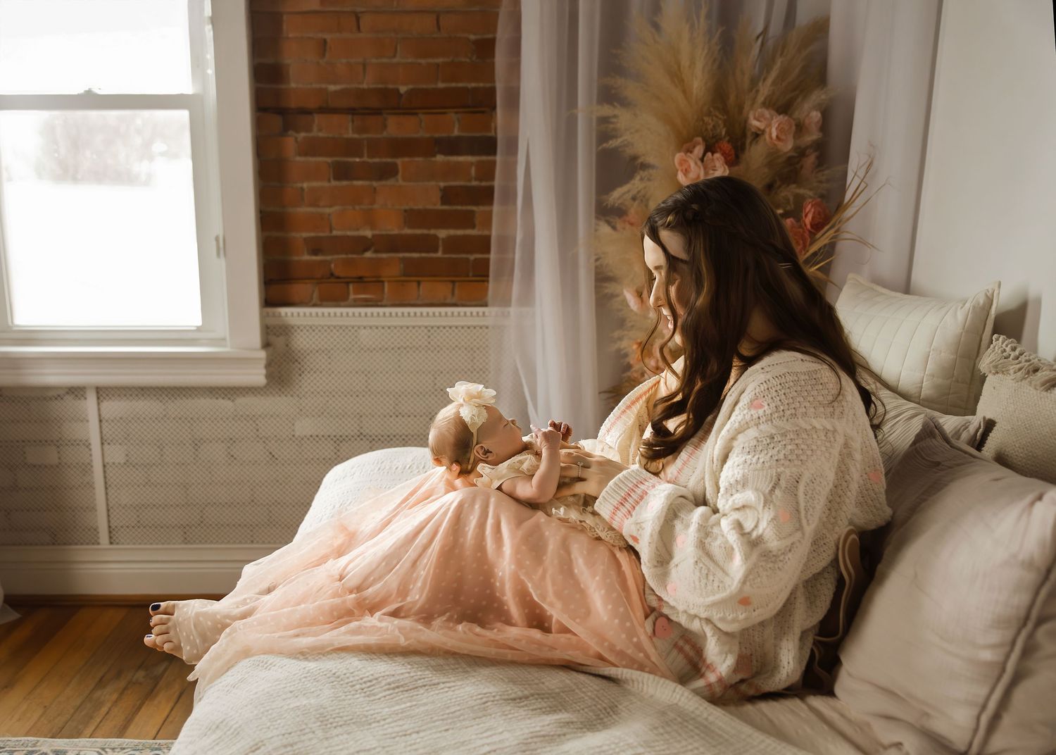 Lifestyle Newborn photoshoot in Central Illinois