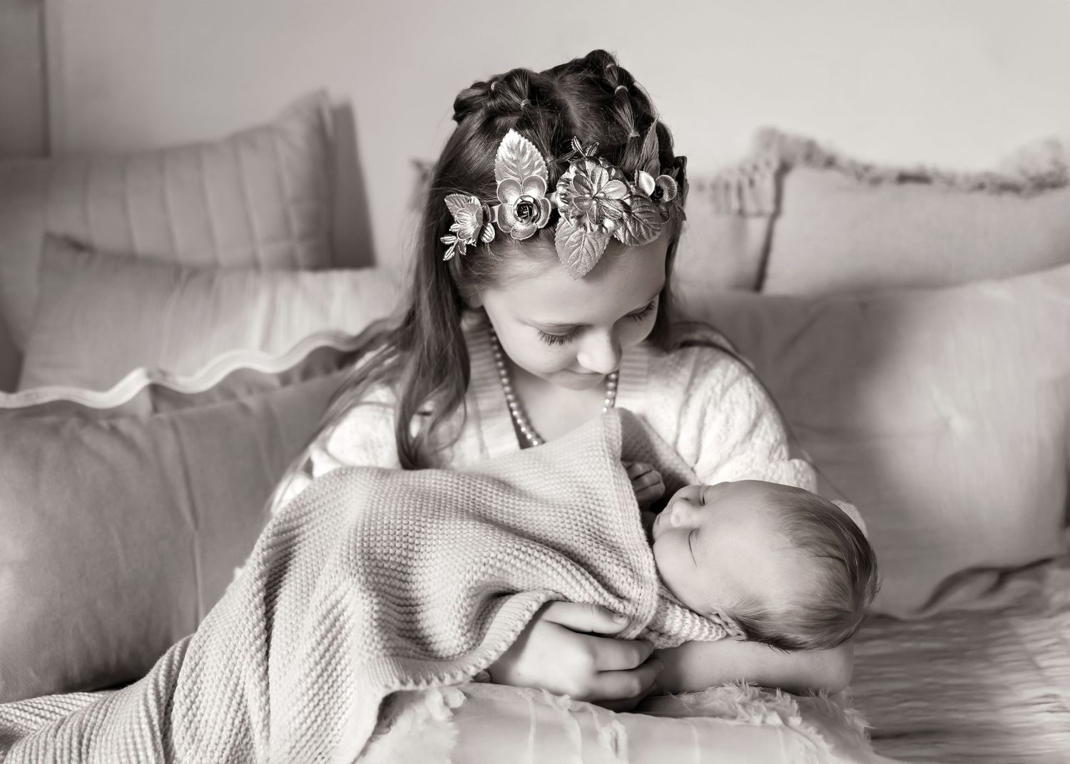 Lifestyle Newborn photoshoot in Central Illinois