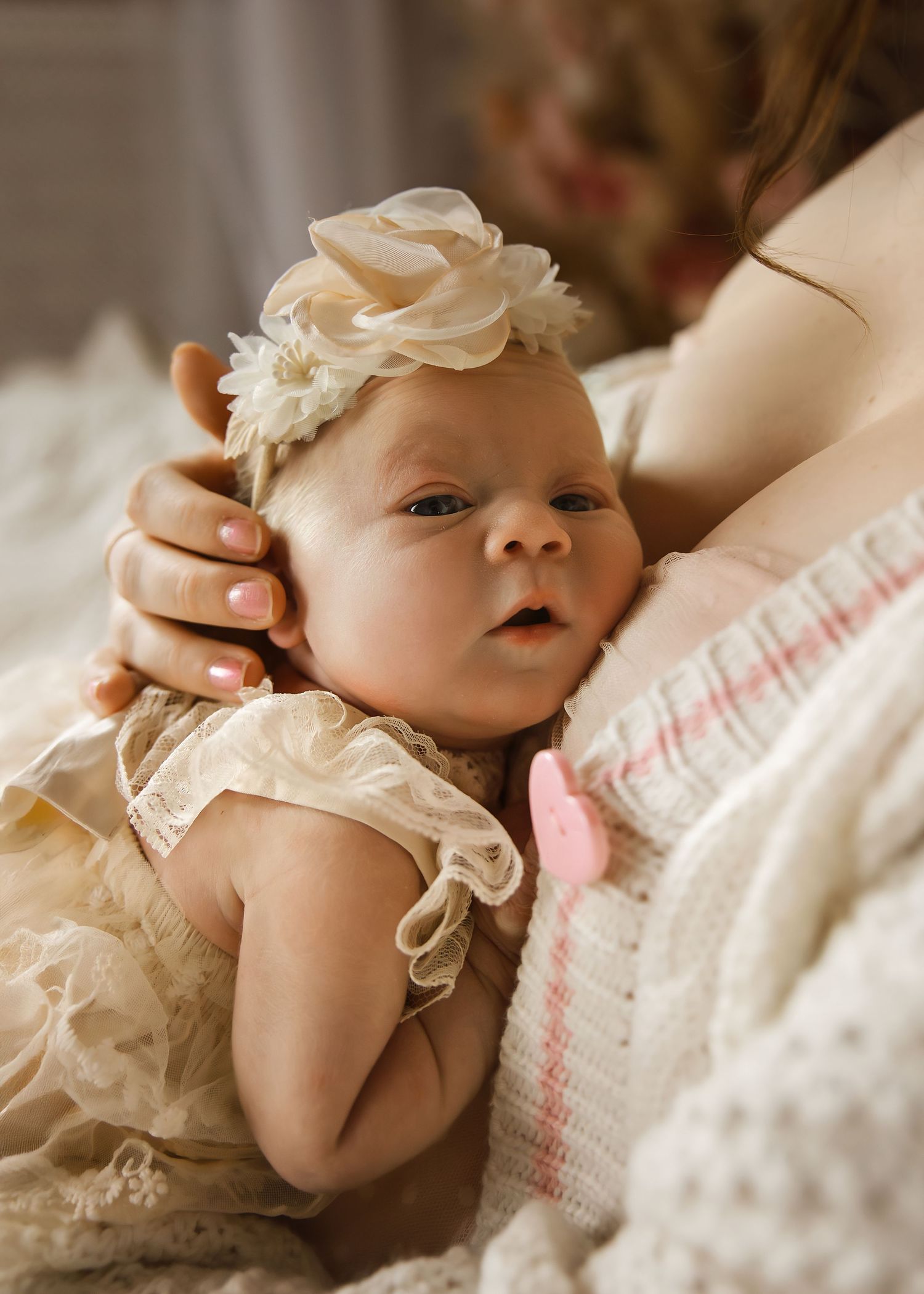 Lifestyle Newborn photoshoot in Central Illinois