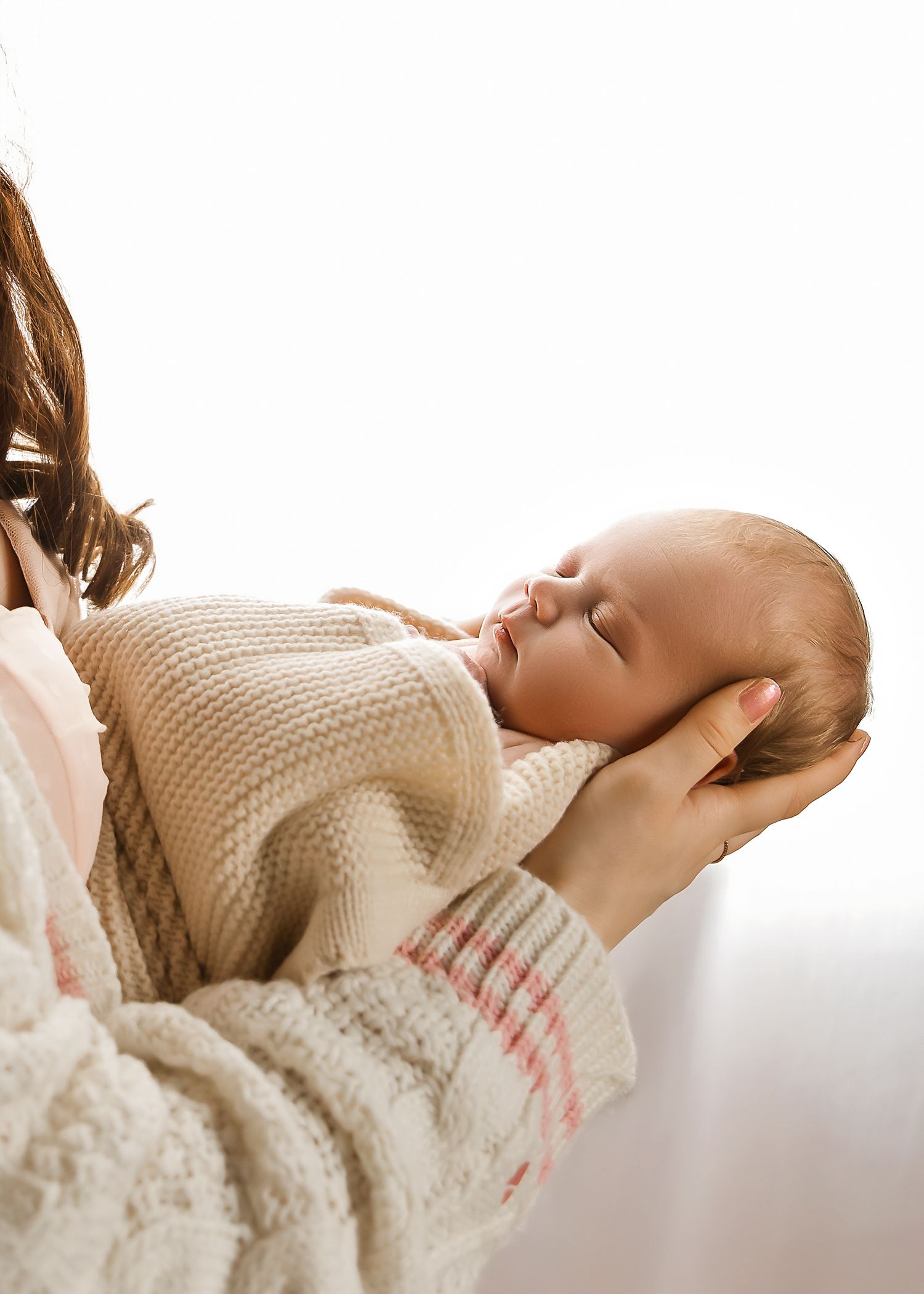Lifestyle Newborn photoshoot in Central Illinois