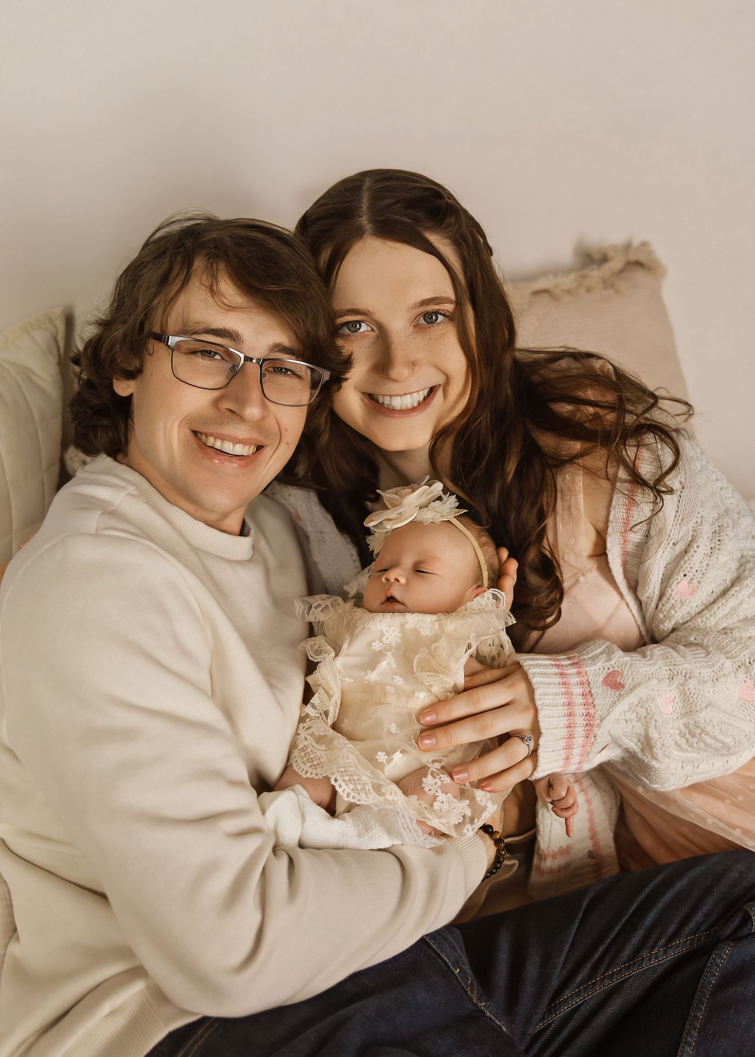 Lifestyle Newborn photoshoot in Central Illinois