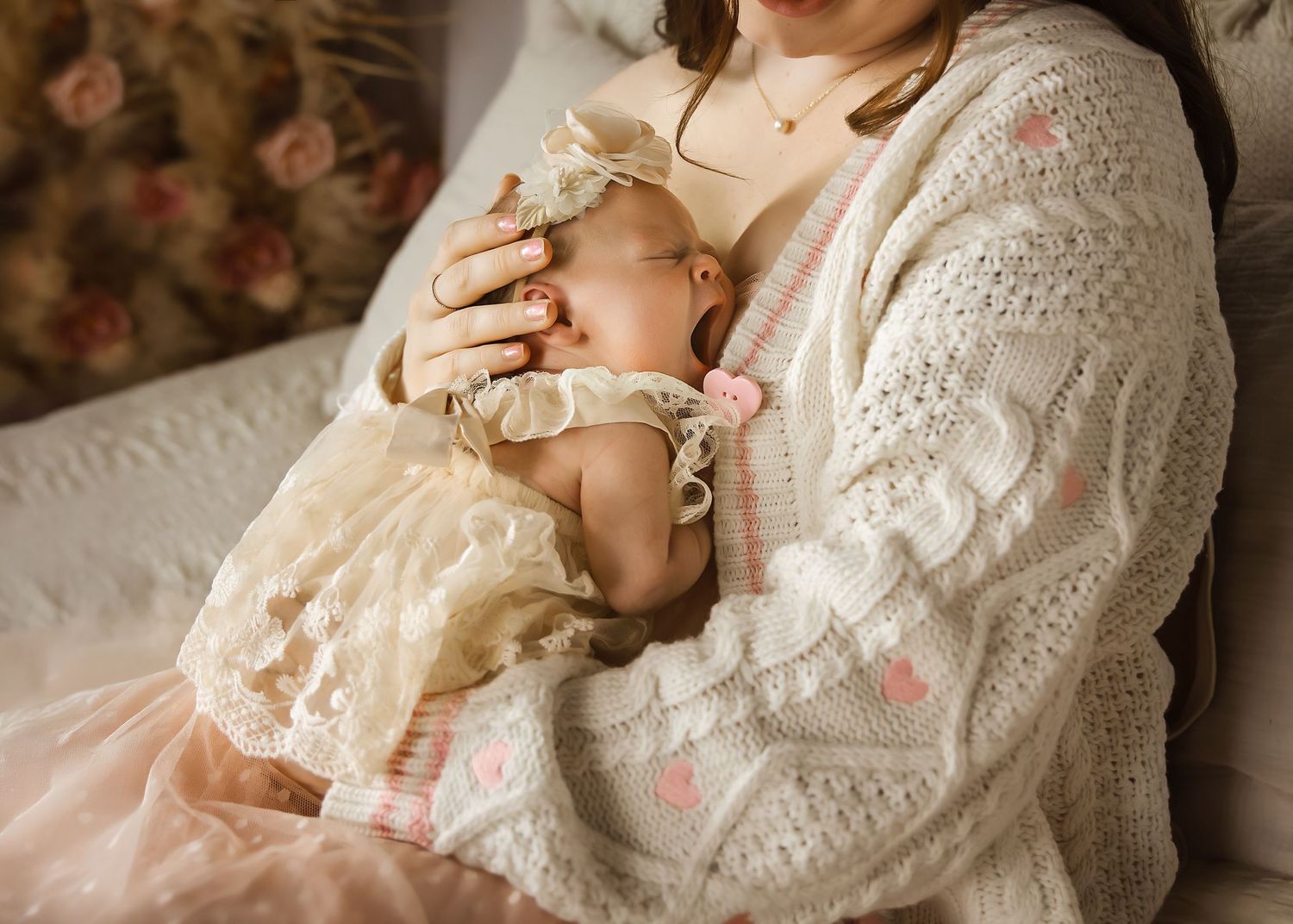 Lifestyle Newborn photoshoot in Central Illinois