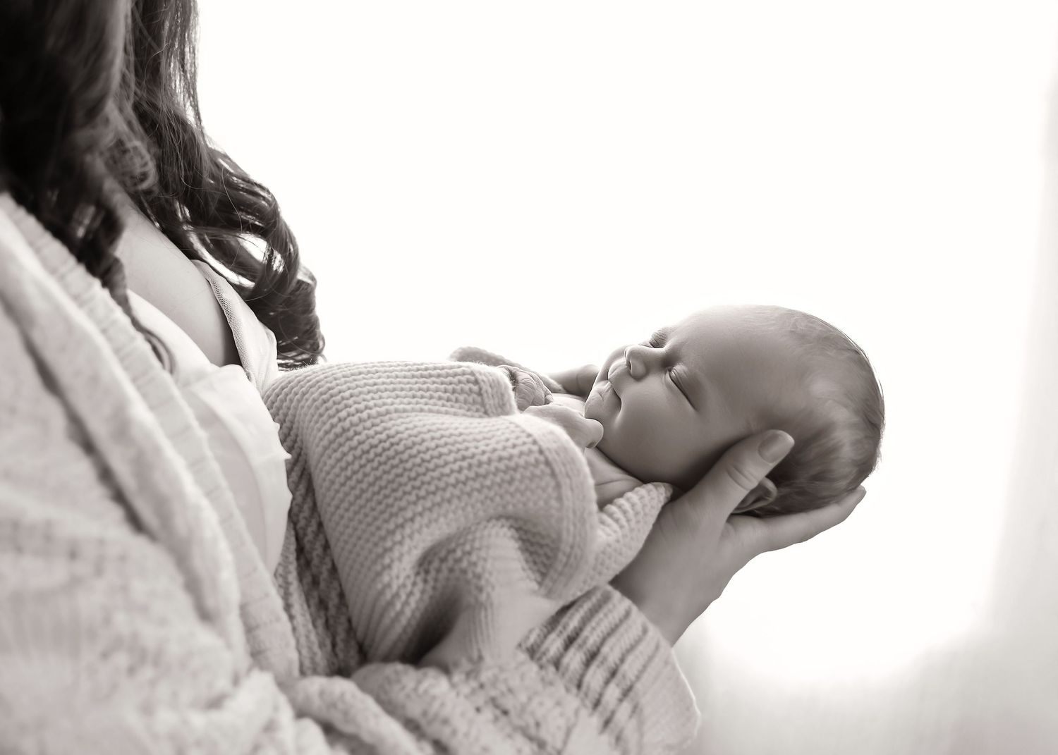 Lifestyle Newborn photoshoot in Central Illinois