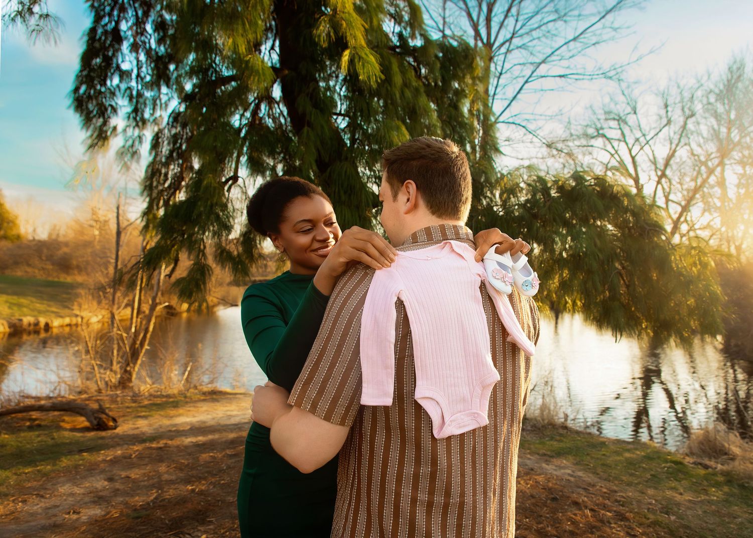 Sunset maternity session at Donovan Park in Peoria, IL