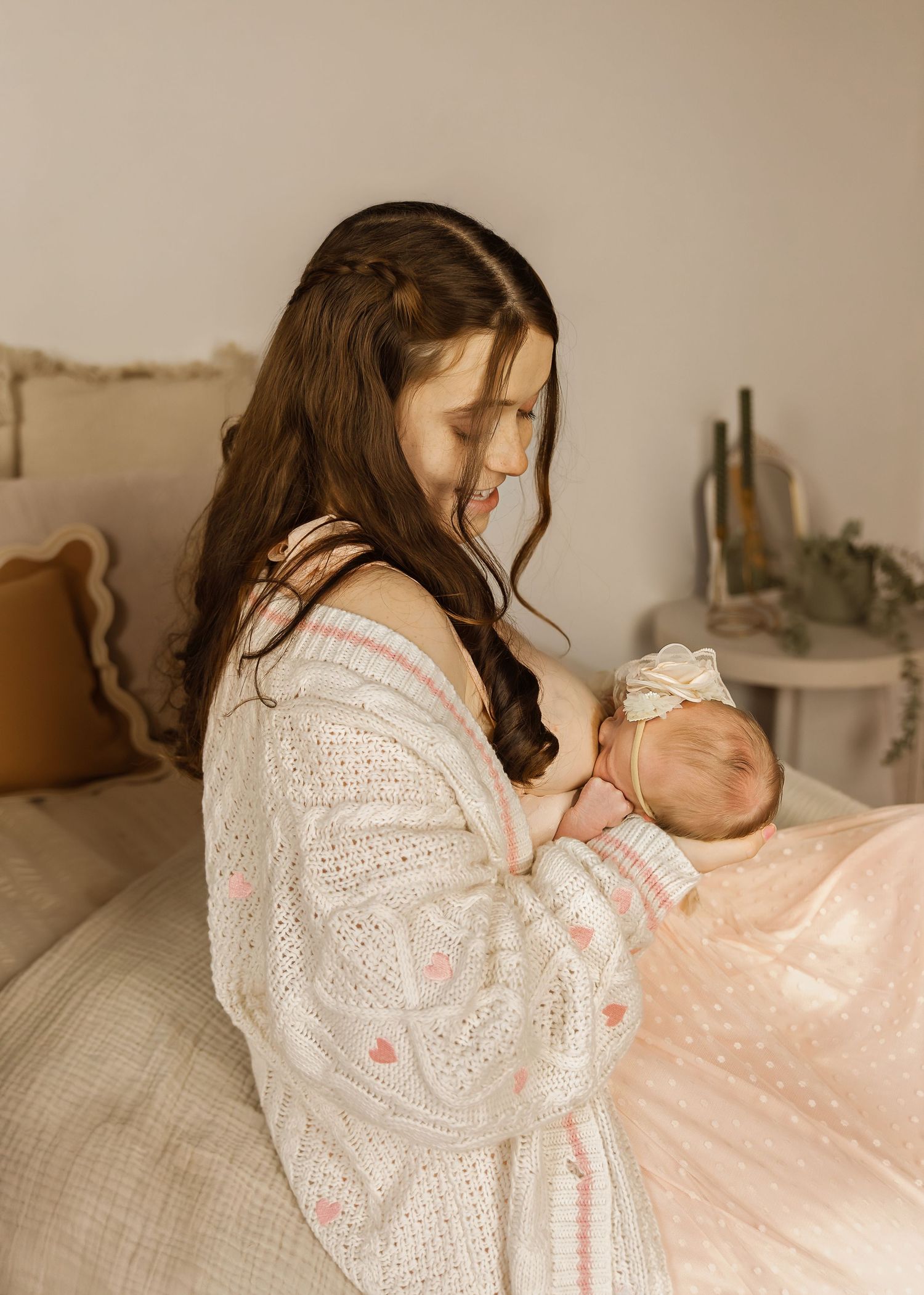 Lifestyle Newborn photoshoot in Central Illinois