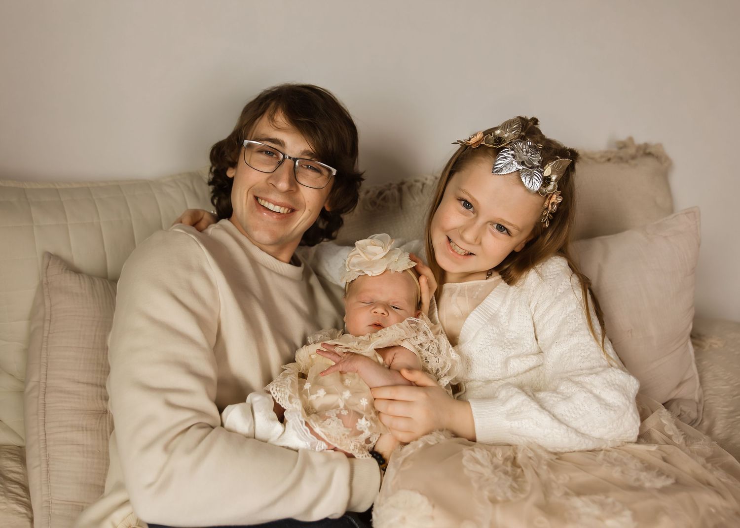 Lifestyle Newborn photoshoot in Central Illinois
