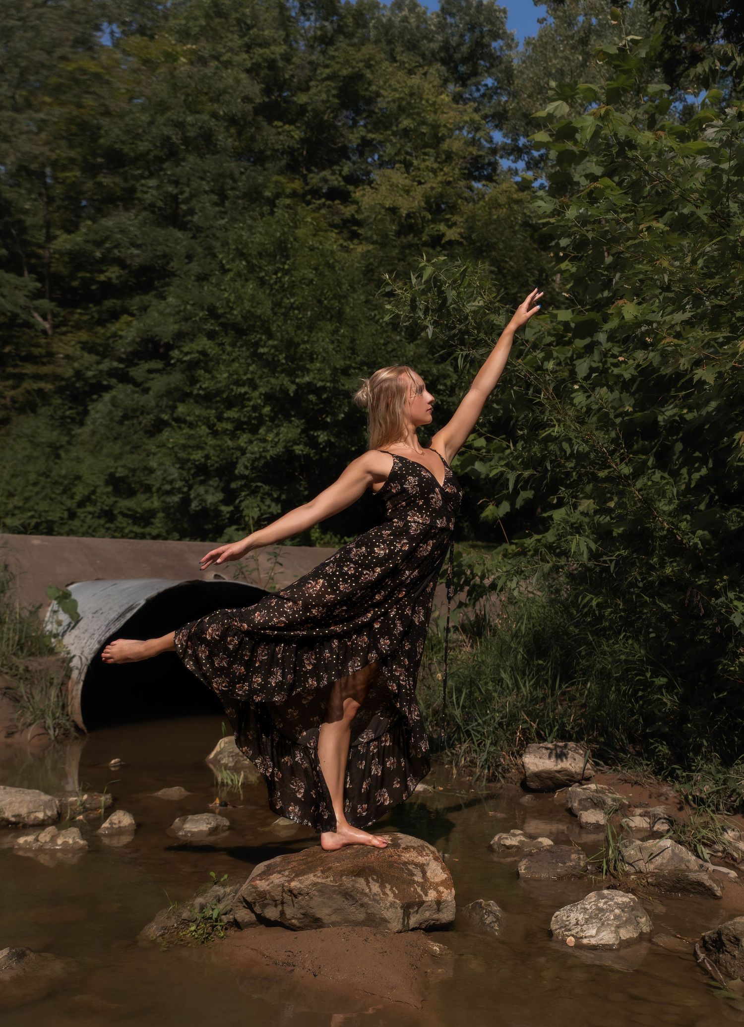 Creek Dance Portrait Photoshoot in Kickapoo, IL