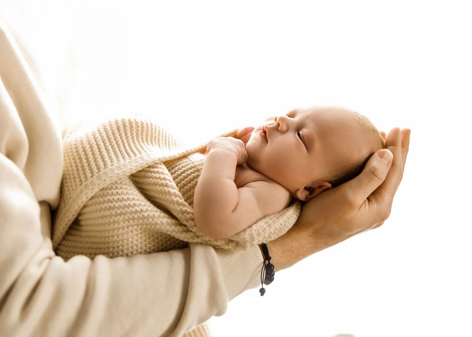 Lifestyle Newborn photoshoot in Central Illinois
