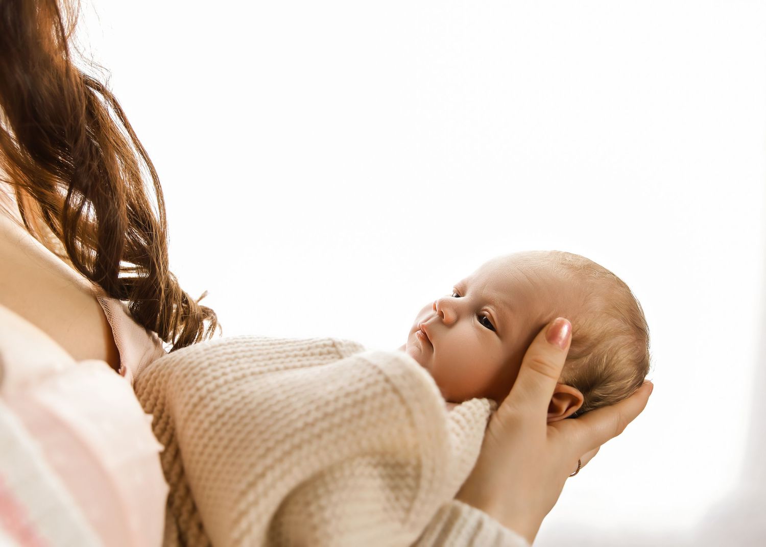 Lifestyle Newborn photoshoot in Central Illinois