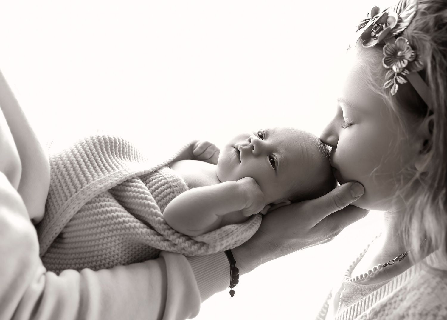 Lifestyle Newborn photoshoot in Central Illinois