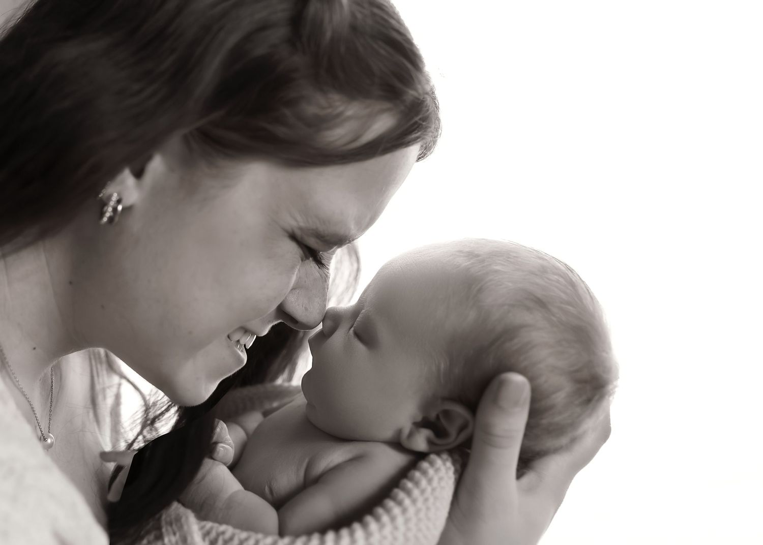 Lifestyle Newborn photoshoot in Central Illinois