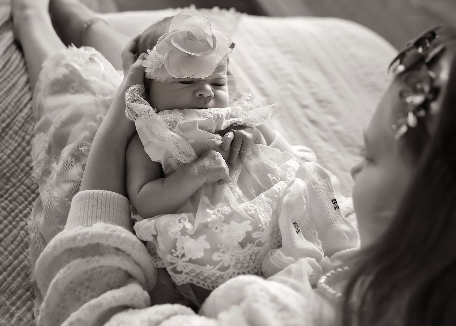 Lifestyle Newborn photoshoot in Central Illinois