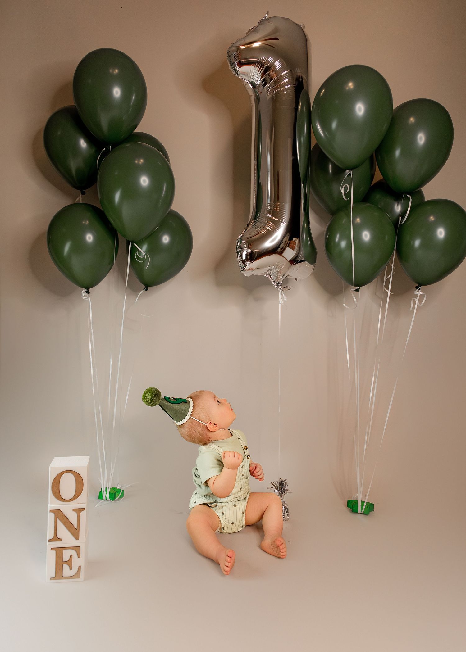 Cake Smash Session in-studio in Peoria, IL