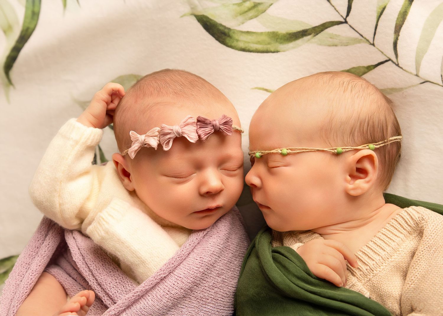 Posed Twin Newborn Session in studio in Peoria, IL