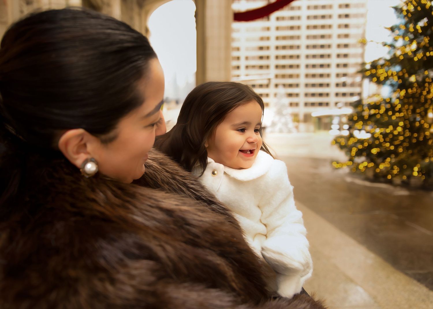 Christmas family session at Wrigley Building in Chicago IL