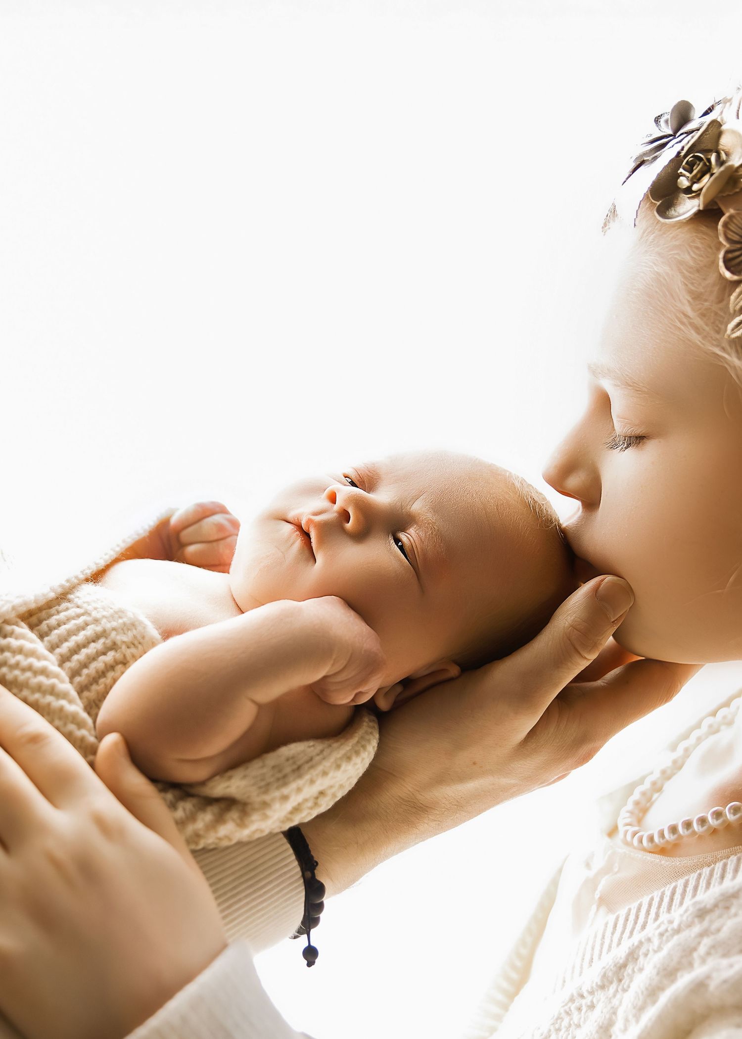 Lifestyle Newborn photoshoot in Central Illinois
