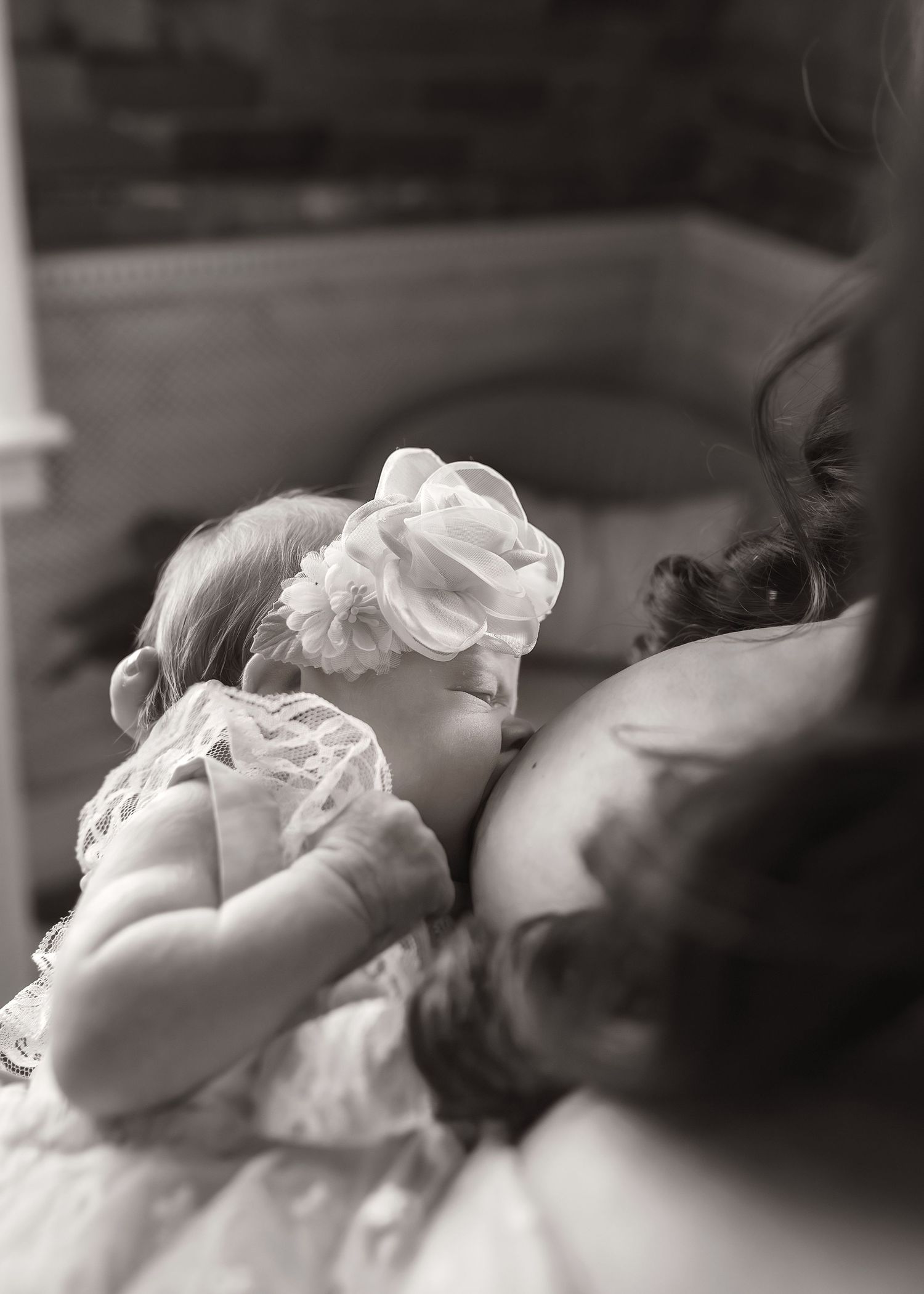 Lifestyle Newborn photoshoot in Central Illinois