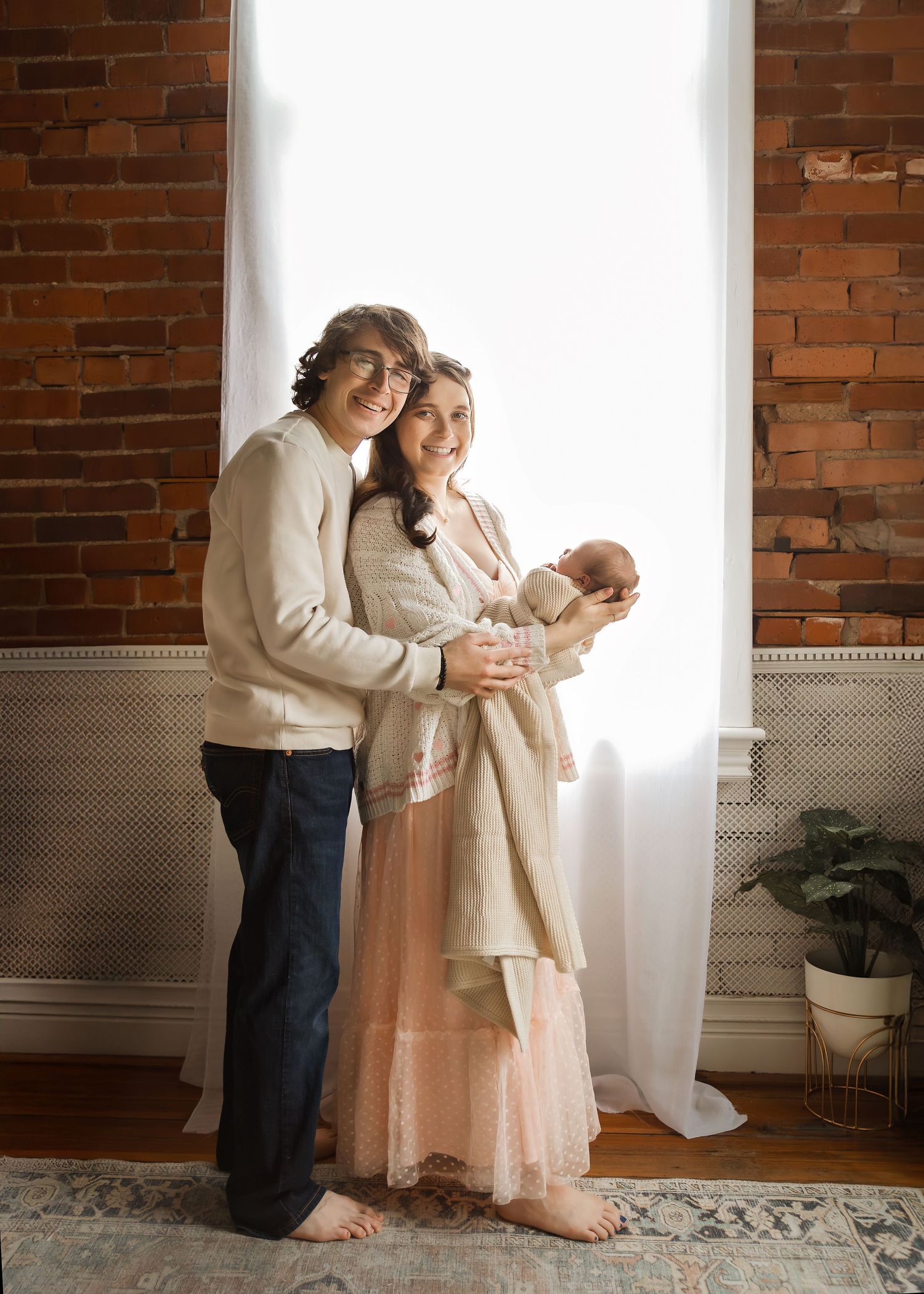 Lifestyle Newborn photoshoot in Central Illinois