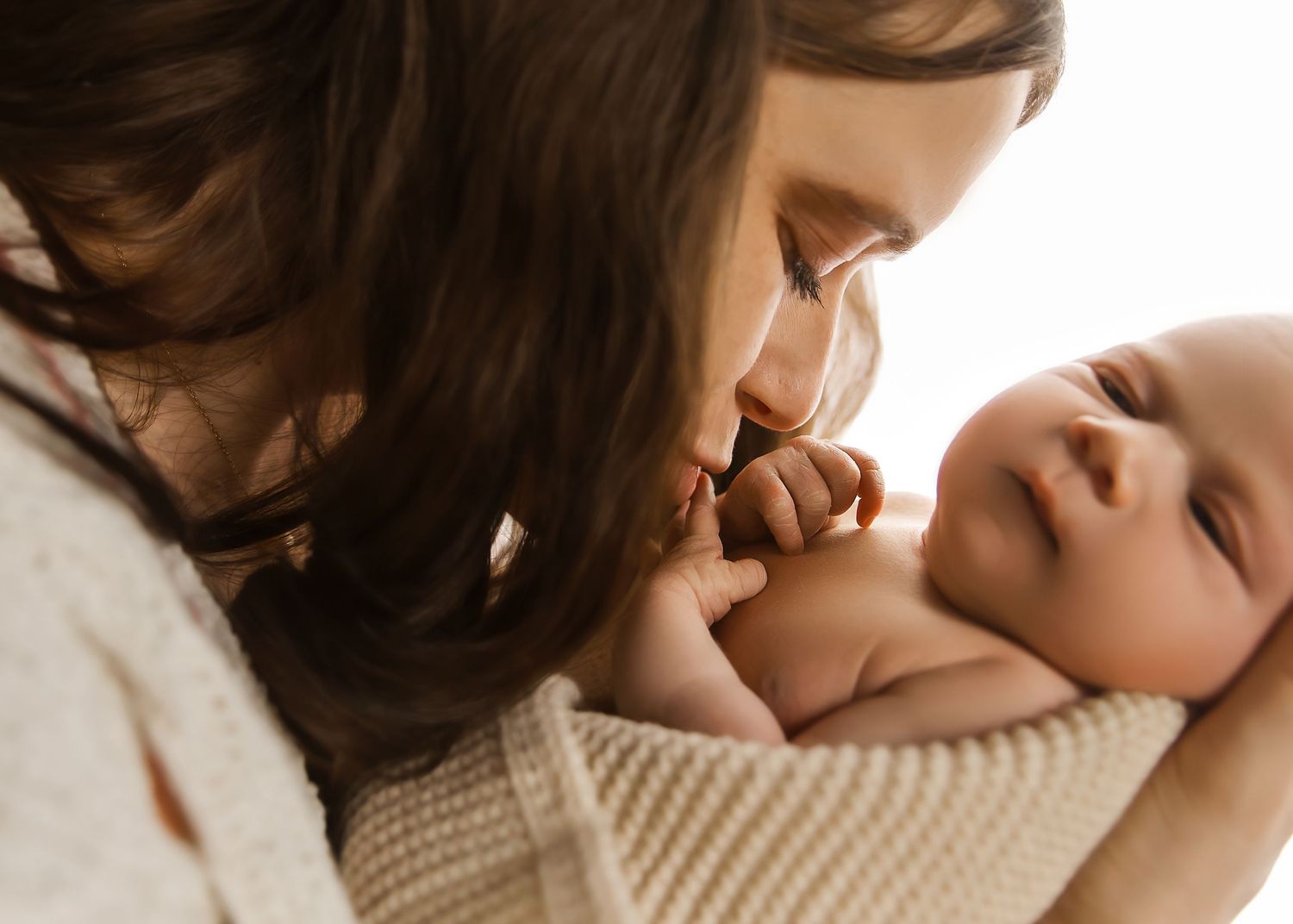 Mom and daughter newborn photo at Studio on Sampson in Tremont Illinois