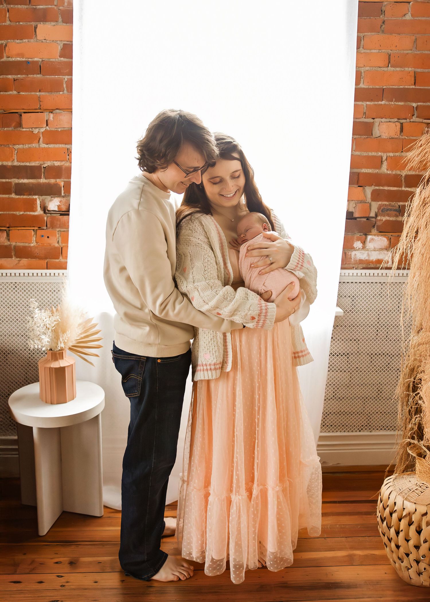 Lifestyle Newborn photoshoot in Central Illinois