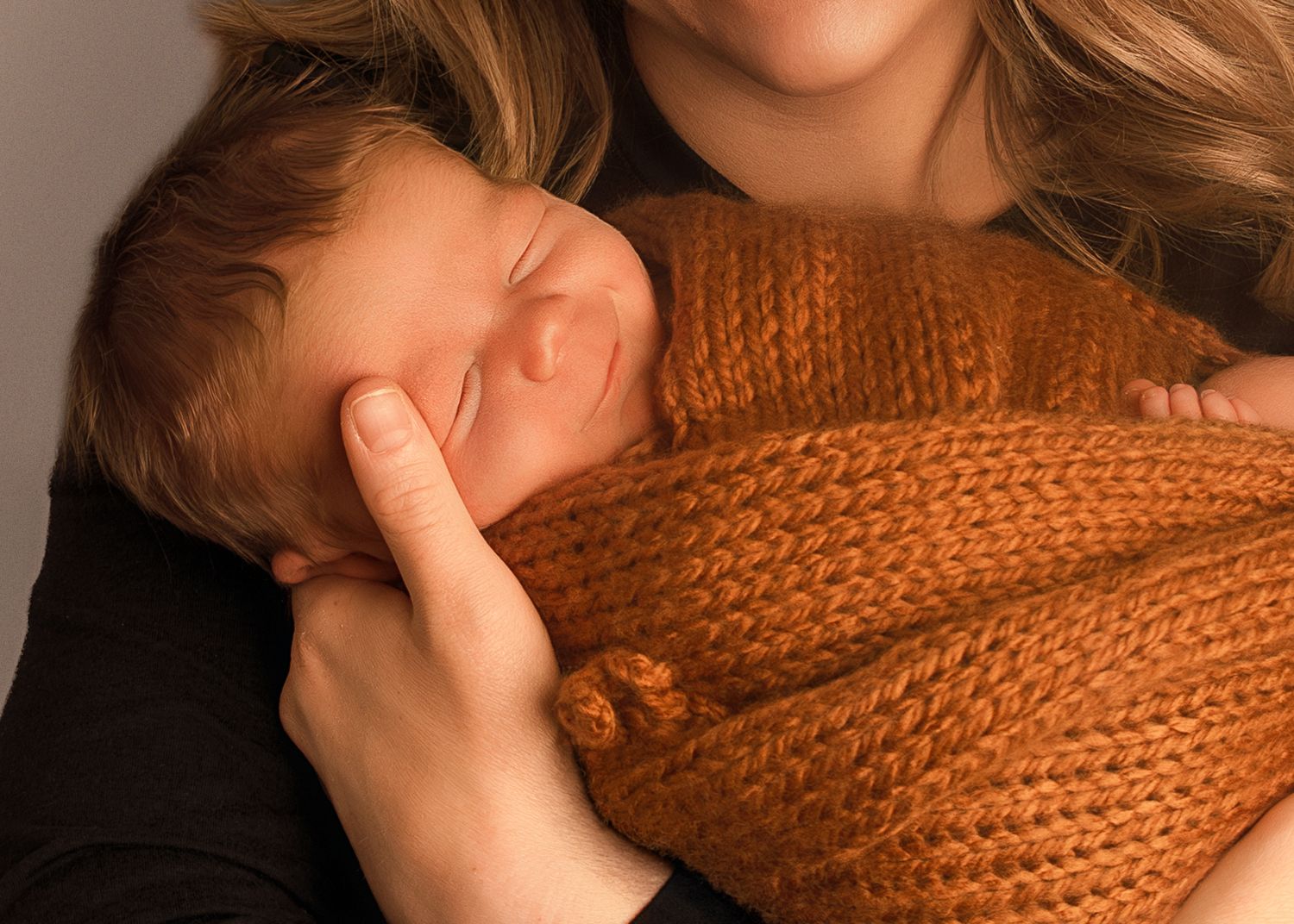 Posed Newborn Session in studio in Peoria, IL