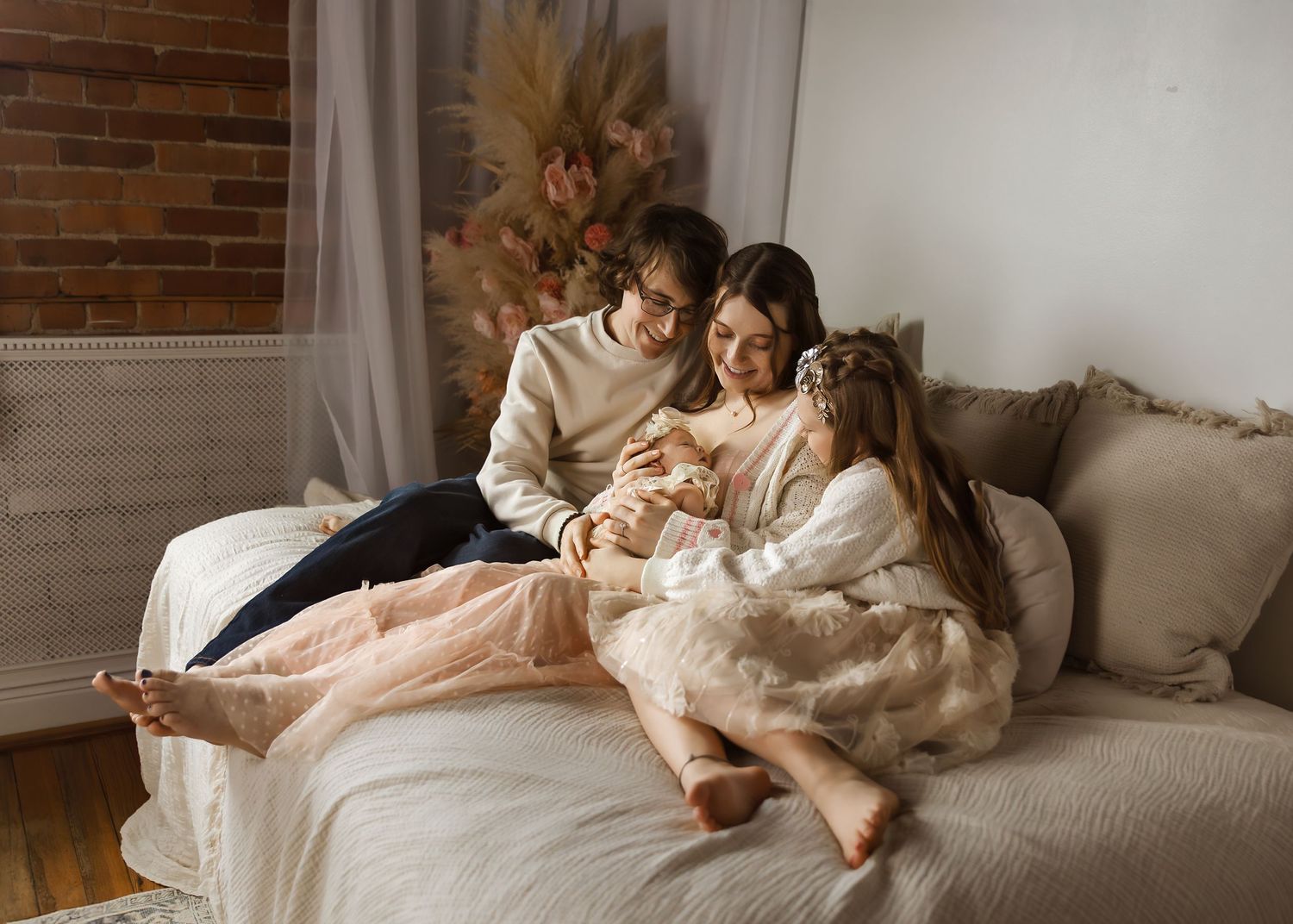 Lifestyle Newborn photoshoot in Central Illinois