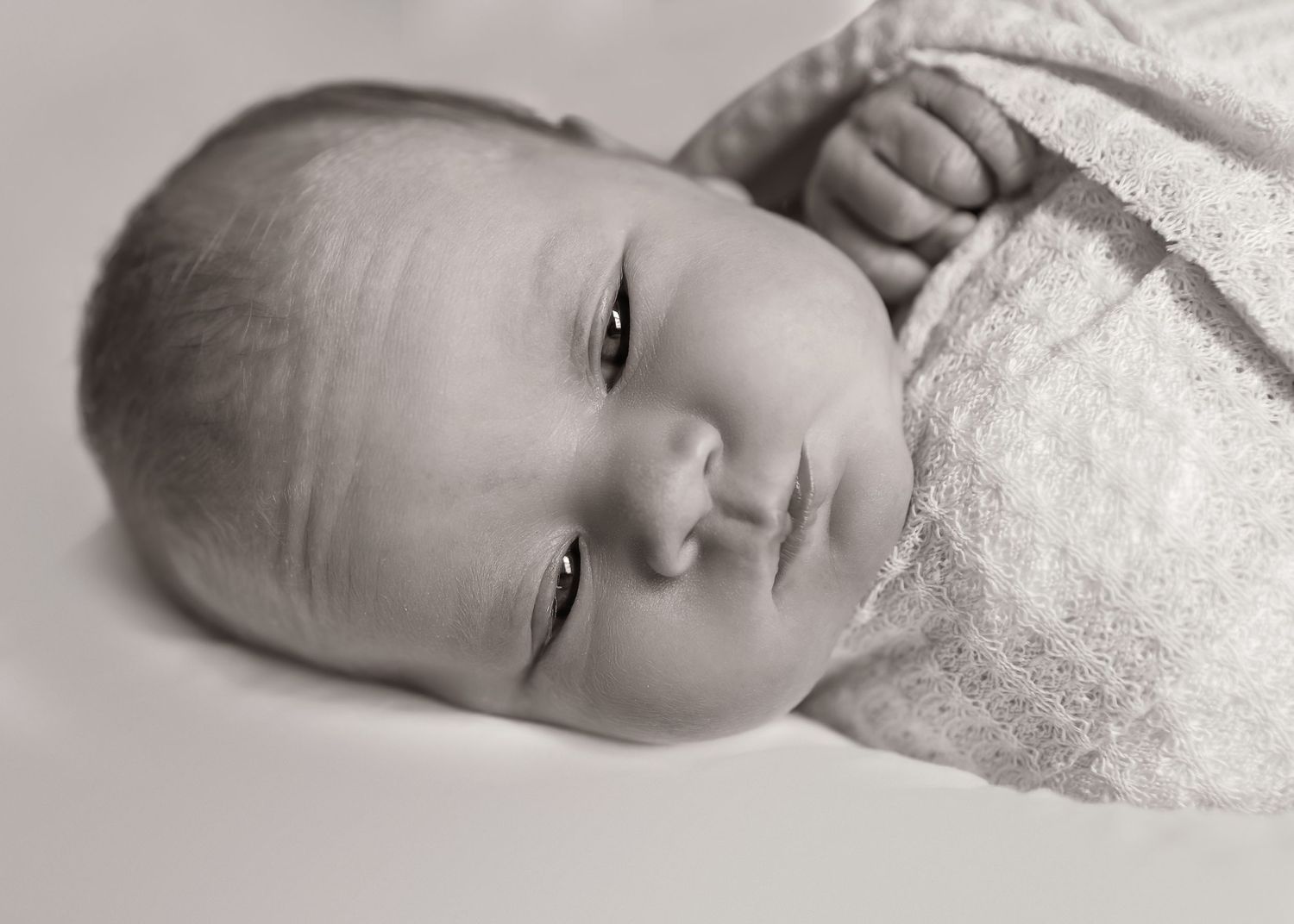 Lifestyle Newborn photoshoot in Central Illinois
